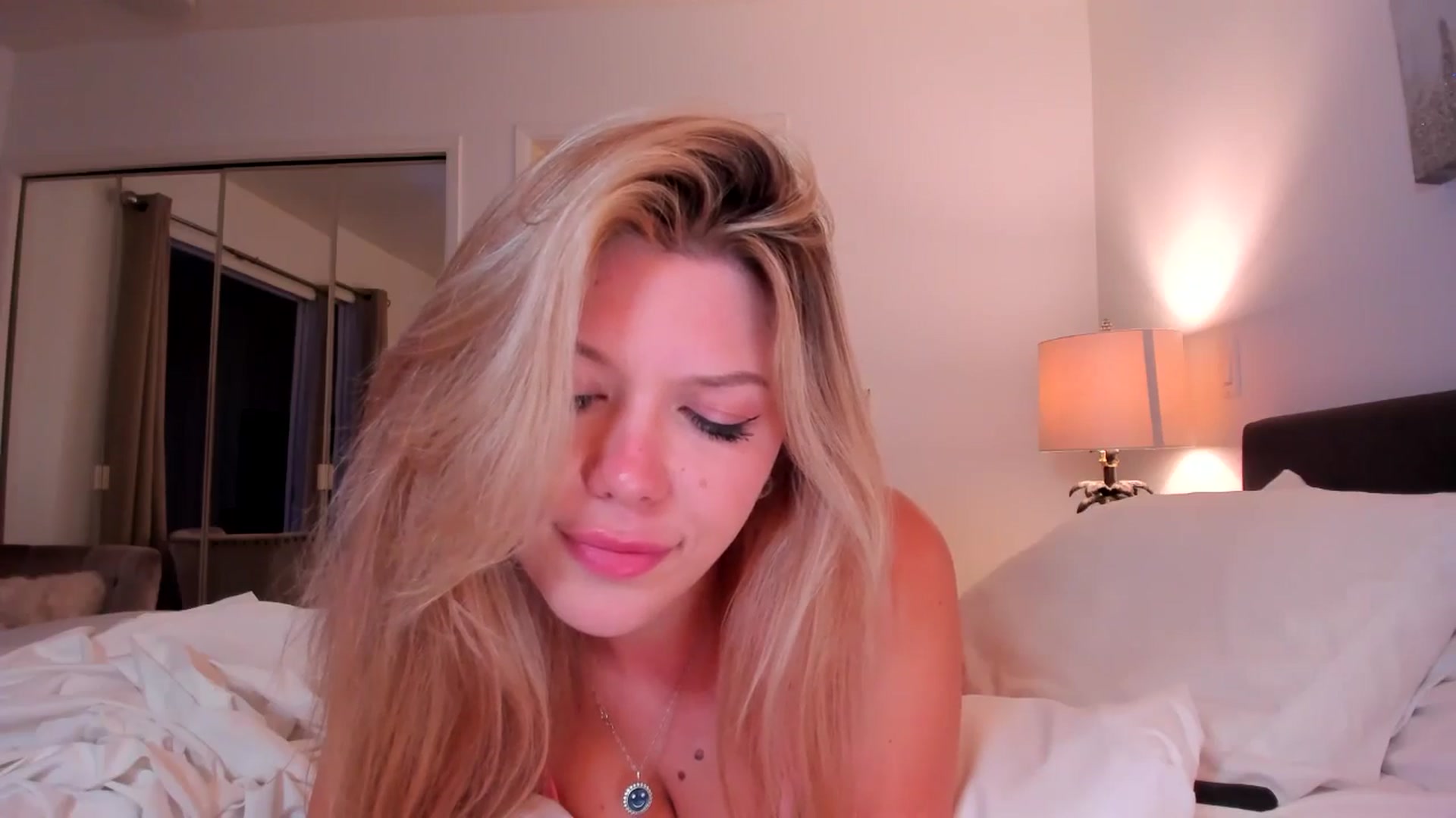 Gallery image thumbnail from Just_Vi's myfreecams stream on, 09/18/2025, 05:35 image 5 of 20