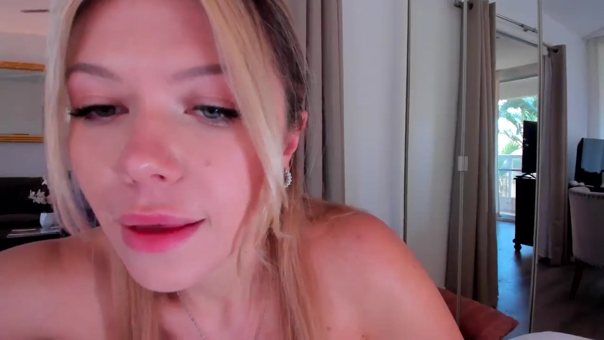 Gallery image thumbnail from Just_Vi's myfreecams stream on, 09/19/2025, 03:13 image 7 of 20