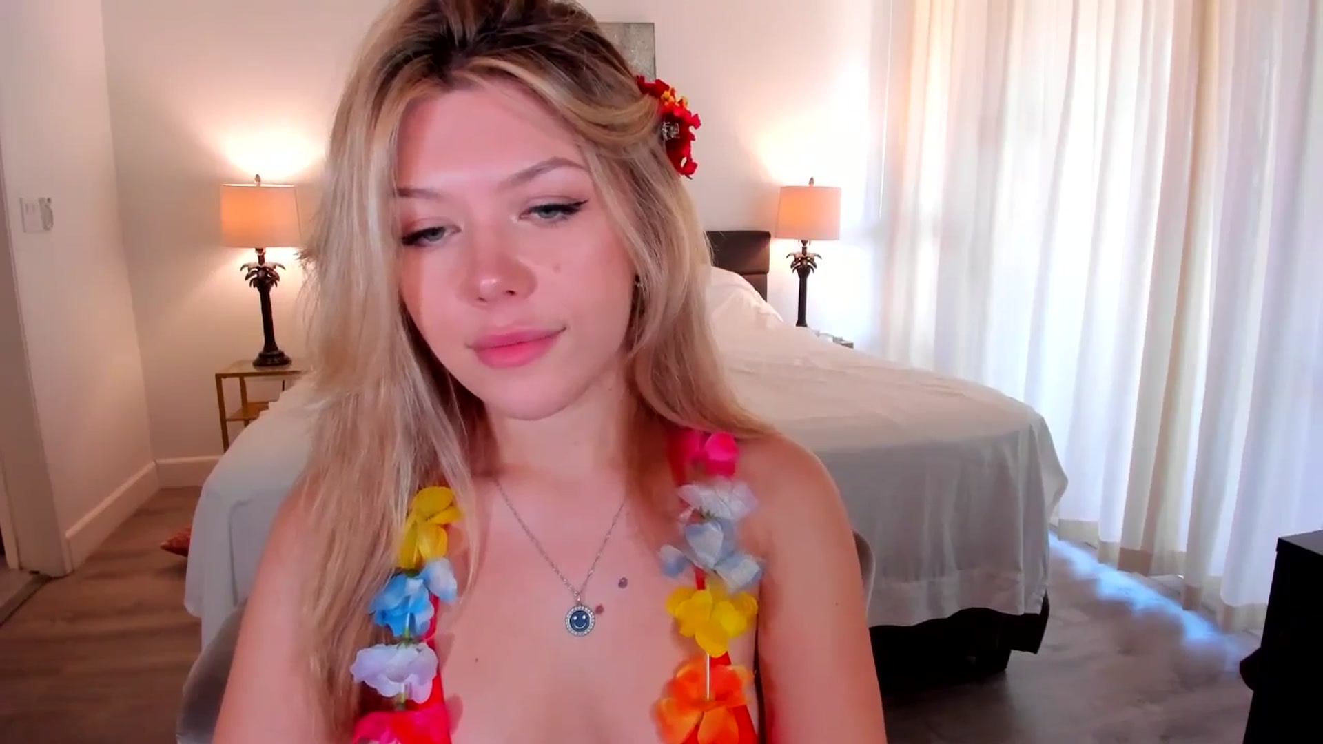 Gallery image thumbnail from Just_Vi's myfreecams stream on, 09/20/2025, 02:23 image 7 of 20