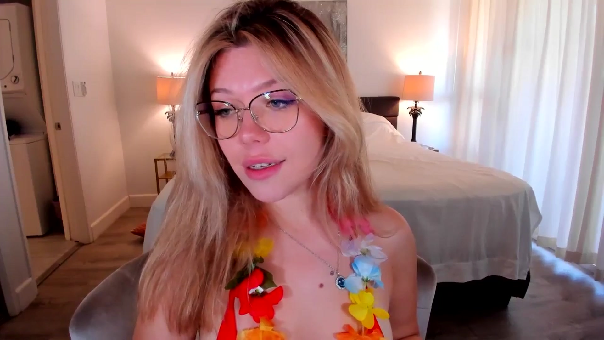 Gallery image thumbnail from Just_Vi's myfreecams stream on, 09/20/2025, 02:23 image 19 of 20