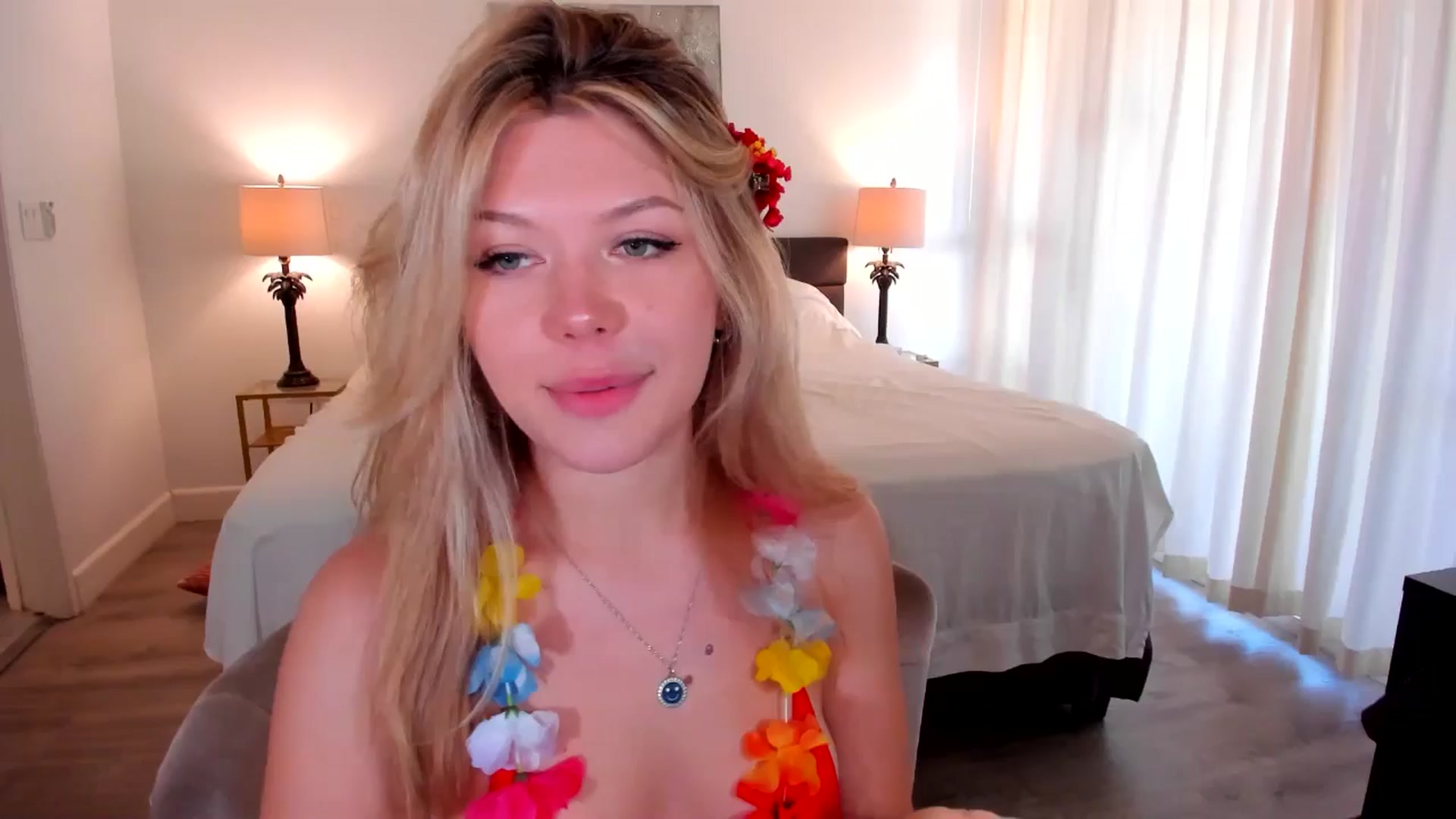Gallery image thumbnail from Just_Vi's myfreecams stream on, 09/20/2025, 02:23 image 6 of 20