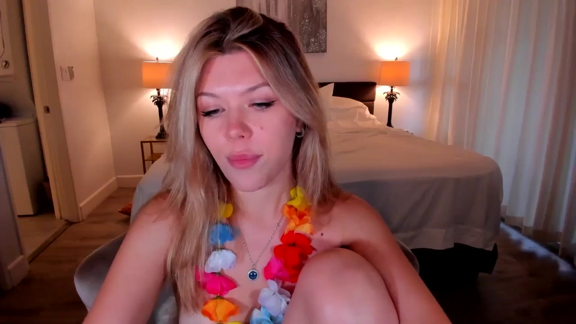 Gallery image thumbnail from Just_Vi's myfreecams stream on, 09/20/2025, 04:44 image 17 of 20