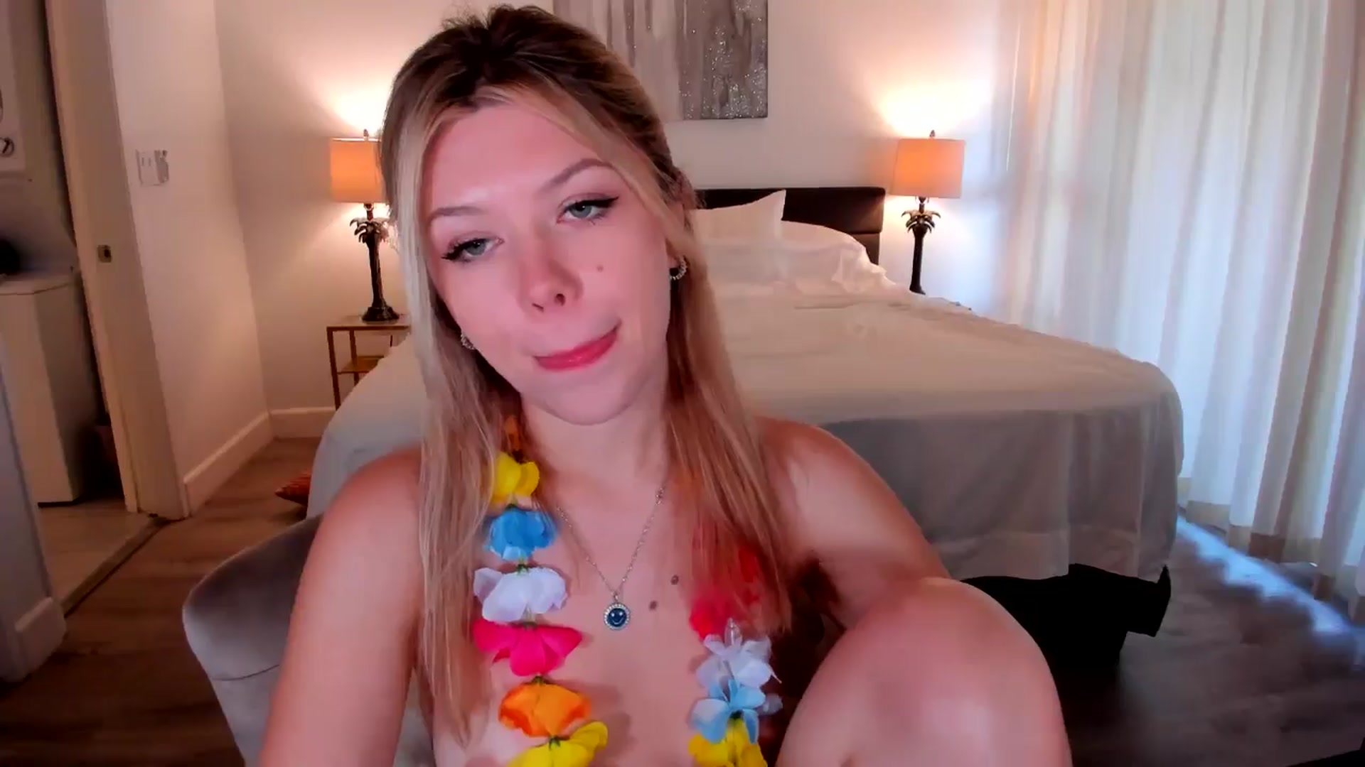 Gallery image thumbnail from Just_Vi's myfreecams stream on, 09/20/2025, 04:44 image 10 of 20