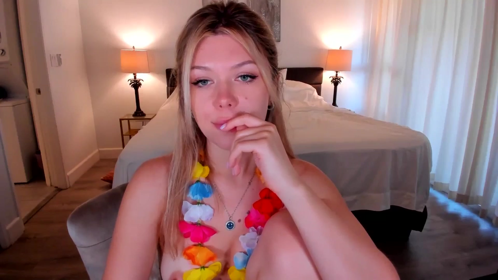 Gallery image thumbnail from Just_Vi's myfreecams stream on, 09/20/2025, 04:44 image 11 of 20