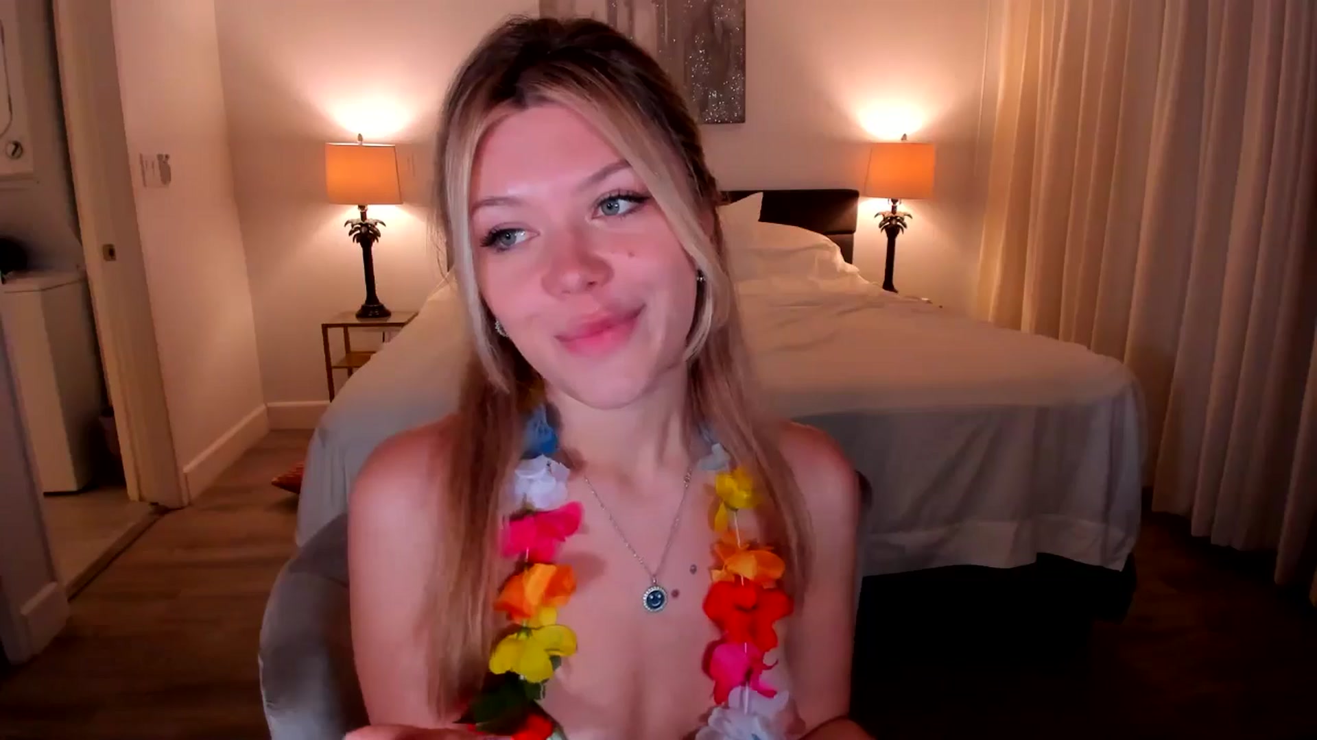 Gallery image thumbnail from Just_Vi's myfreecams stream on, 09/20/2025, 05:58 image 6 of 20