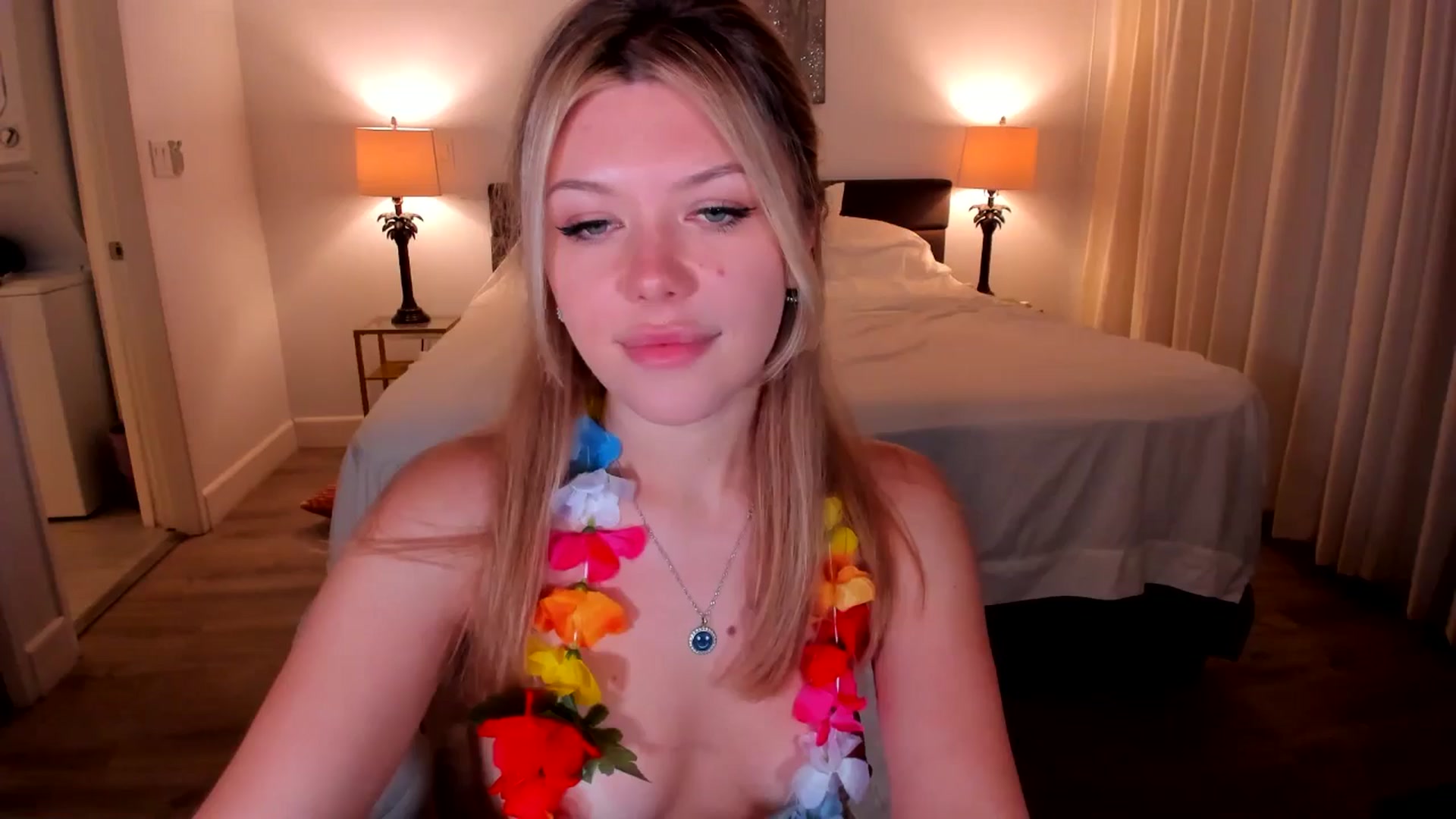 Gallery image thumbnail from Just_Vi's myfreecams stream on, 09/20/2025, 05:58 image 1 of 20