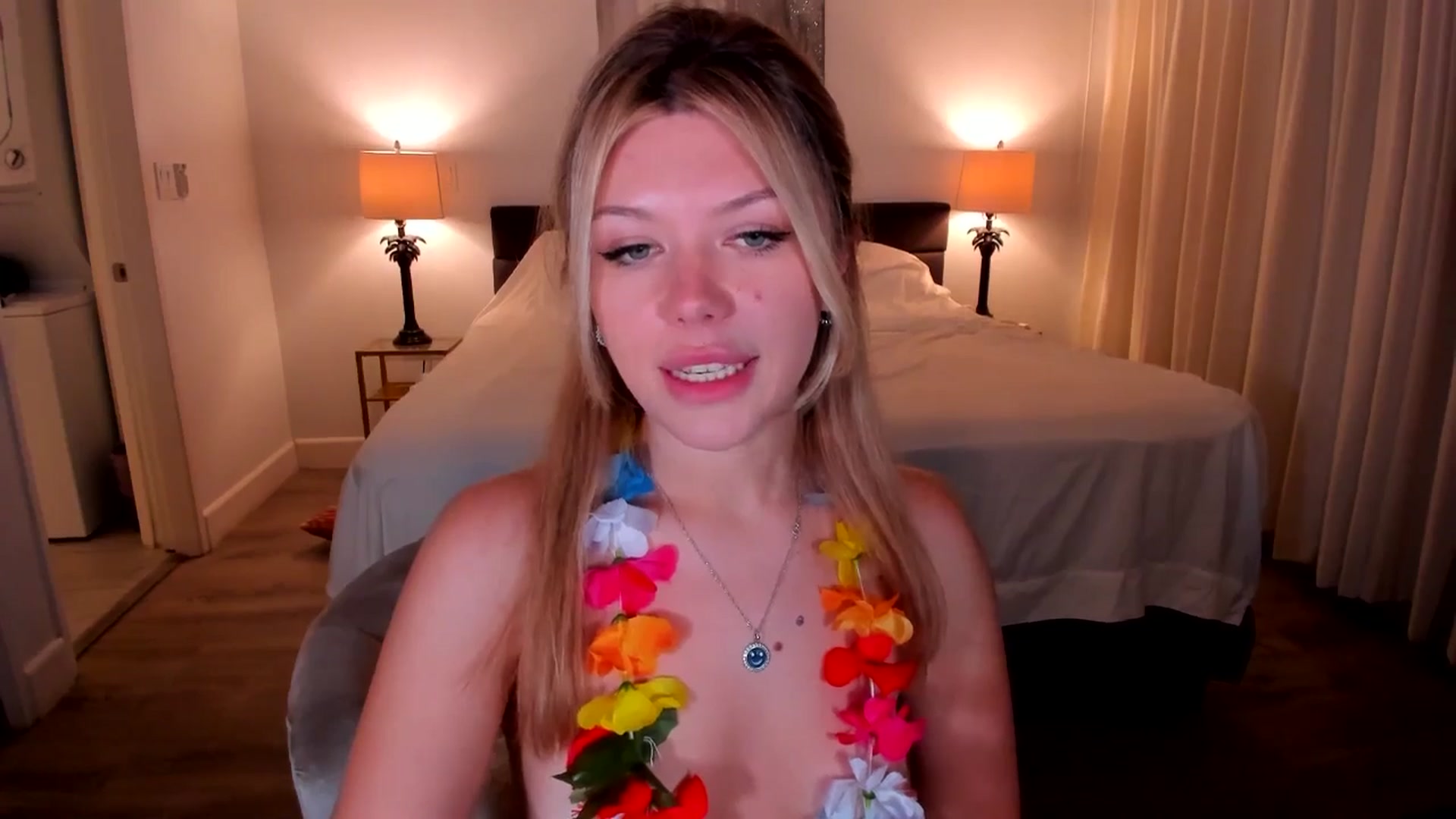 Gallery image thumbnail from Just_Vi's myfreecams stream on, 09/20/2025, 05:58 image 4 of 20