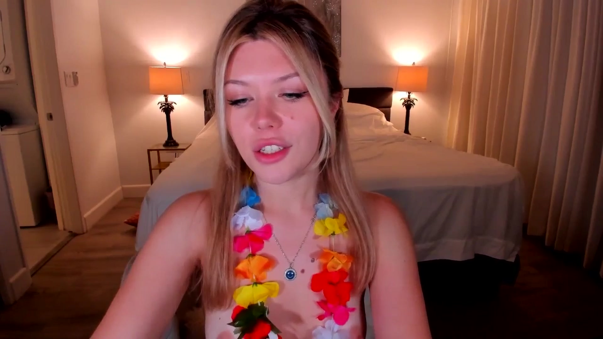 Gallery image thumbnail from Just_Vi's myfreecams stream on, 09/20/2025, 05:58 image 12 of 20