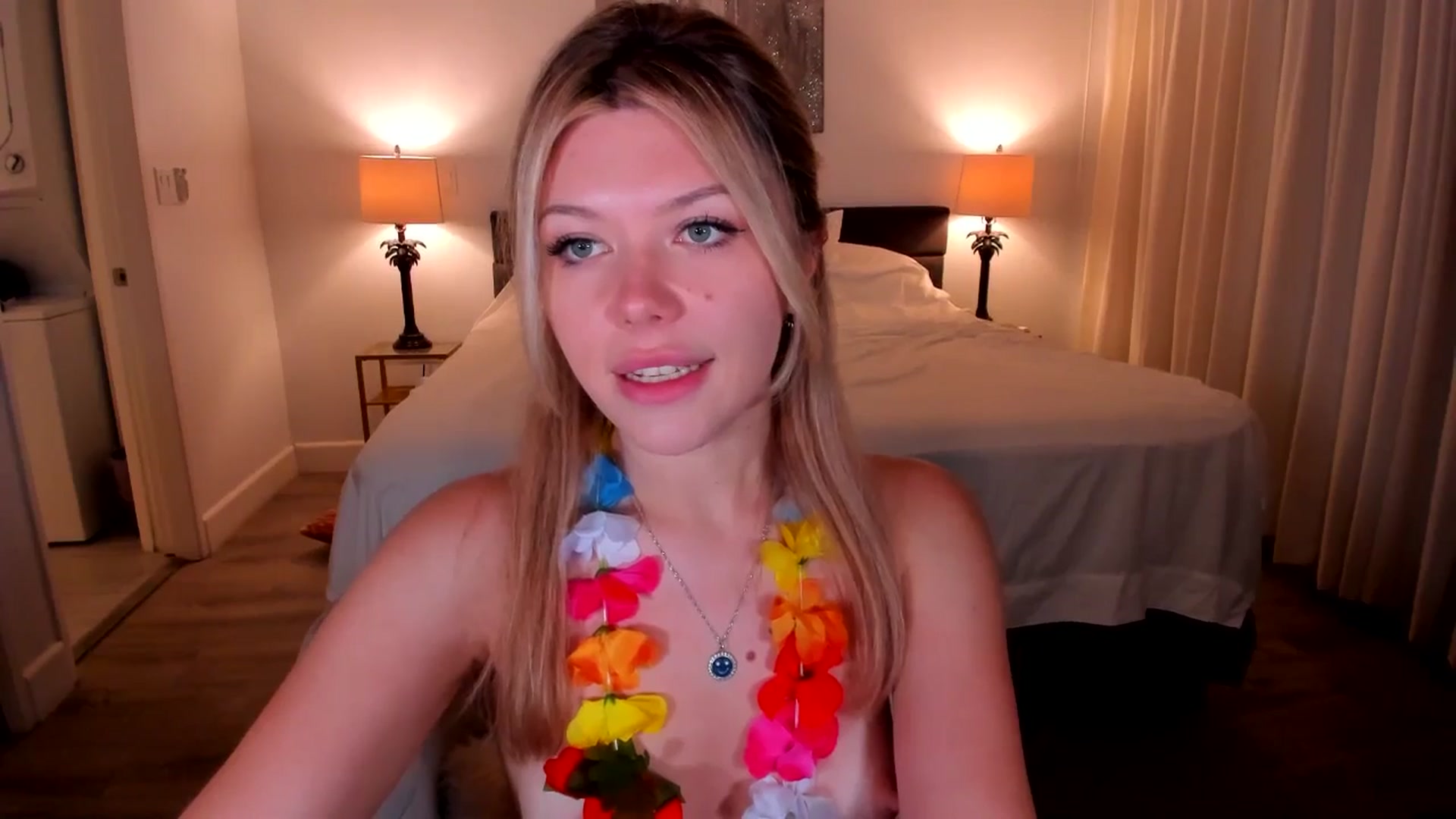 Gallery image thumbnail from Just_Vi's myfreecams stream on, 09/20/2025, 05:58 image 10 of 20