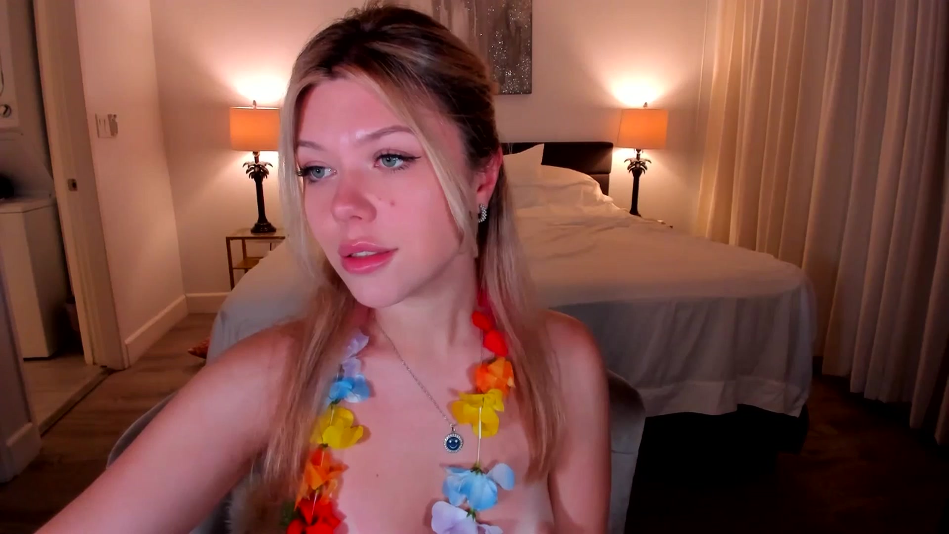 Gallery image thumbnail from Just_Vi's myfreecams stream on, 09/20/2025, 06:21 image 2 of 20