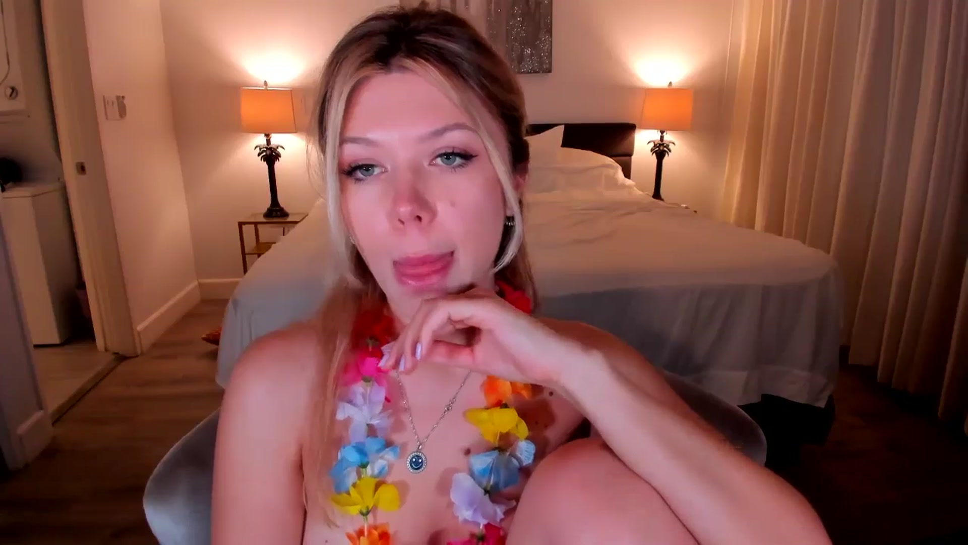 Gallery image thumbnail from Just_Vi's myfreecams stream on, 09/20/2025, 06:21 image 19 of 20