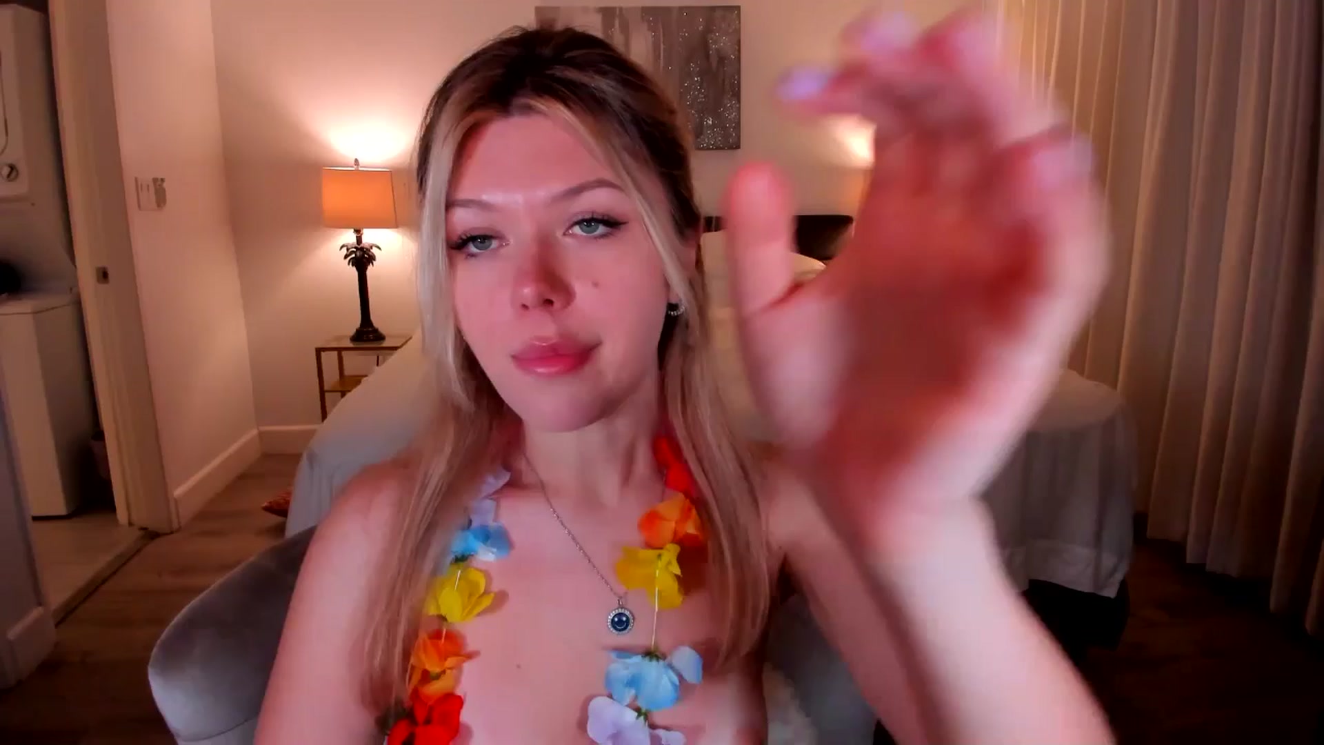 Gallery image thumbnail from Just_Vi's myfreecams stream on, 09/20/2025, 06:21 image 1 of 20