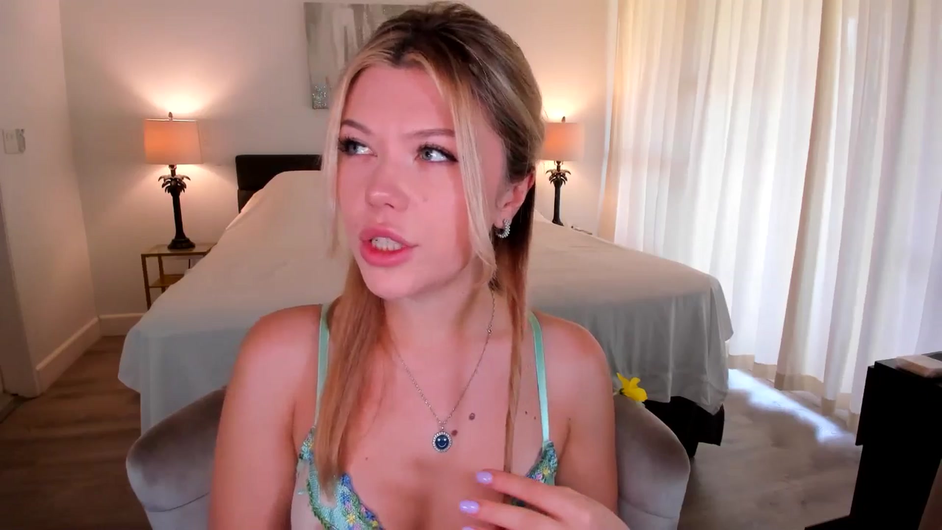 Gallery image thumbnail from Just_Vi's myfreecams stream on, 09/21/2025, 02:40 image 2 of 20