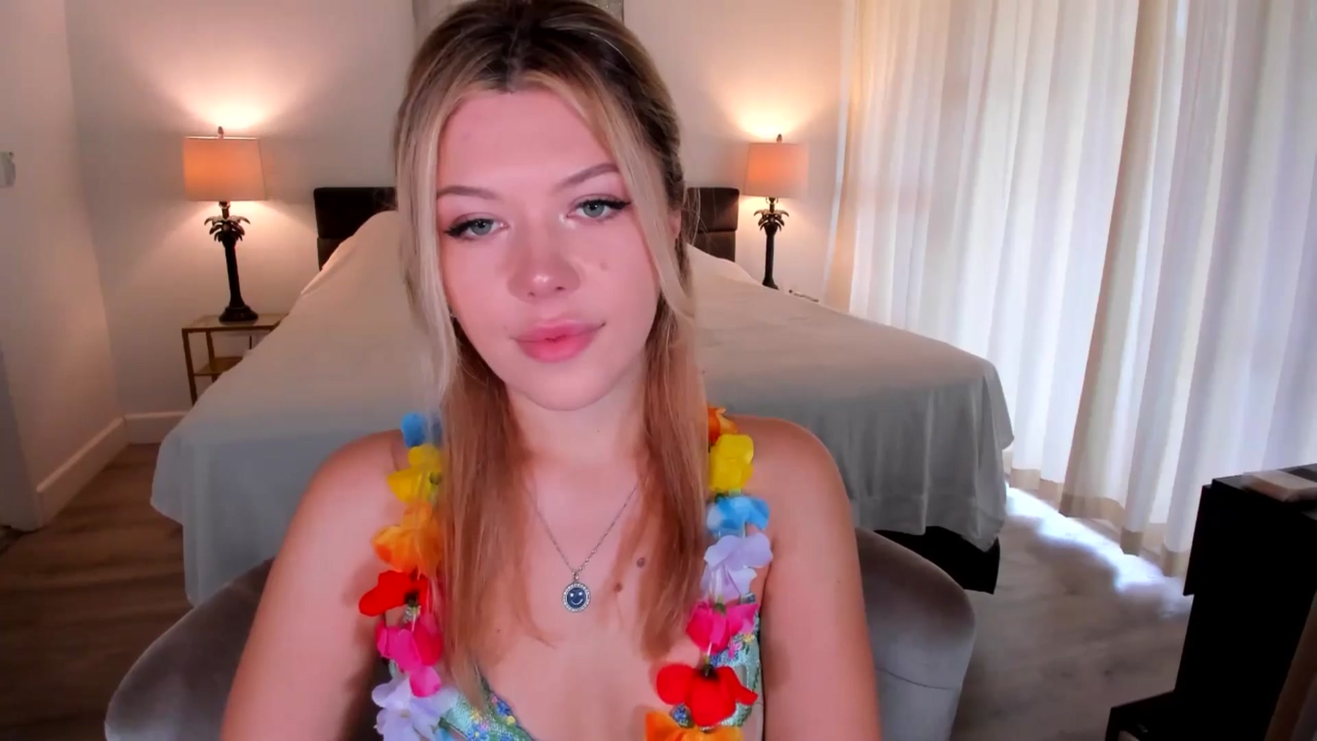 Gallery image thumbnail from Just_Vi's myfreecams stream on, 09/21/2025, 02:40 image 4 of 20