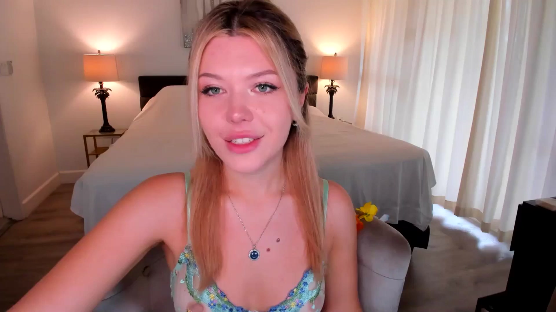 Gallery image thumbnail from Just_Vi's myfreecams stream on, 09/21/2025, 02:40 image 10 of 20