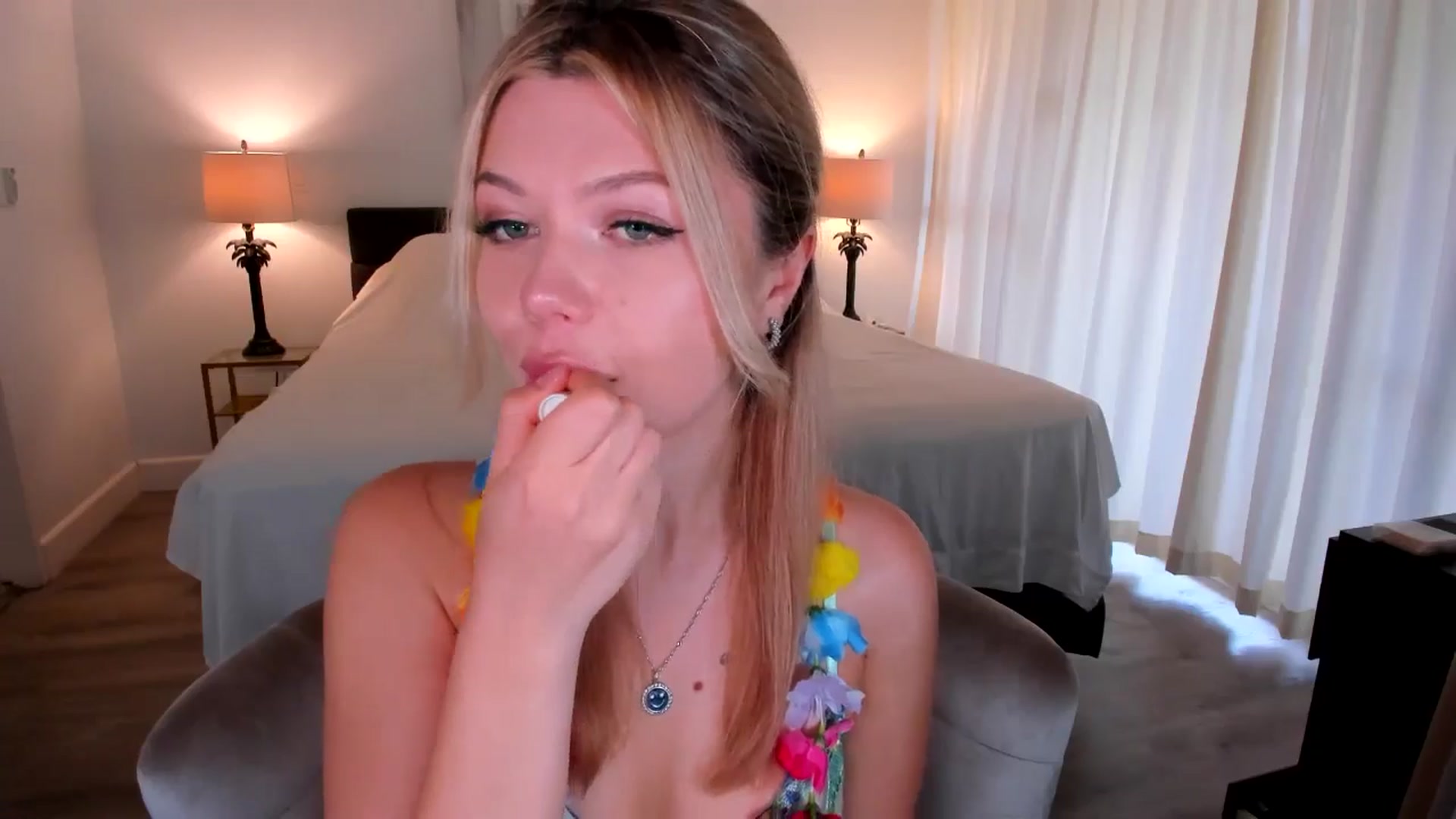 Gallery image thumbnail from Just_Vi's myfreecams stream on, 09/21/2025, 02:40 image 5 of 20