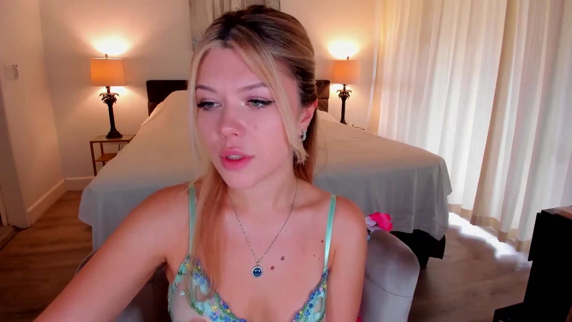 Gallery image thumbnail from Just_Vi's myfreecams stream on, 09/21/2025, 02:40 image 17 of 20