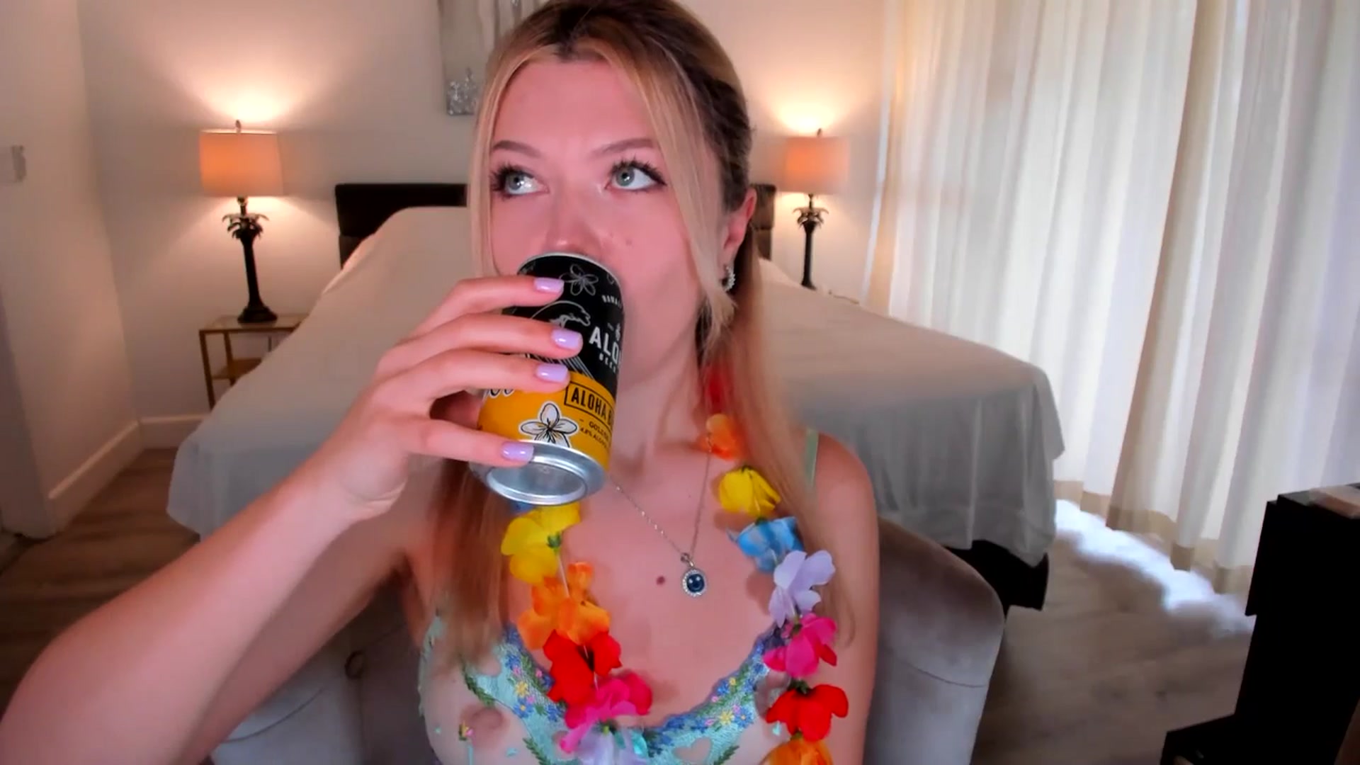 Gallery image thumbnail from Just_Vi's myfreecams stream on, 09/21/2025, 02:40 image 9 of 20
