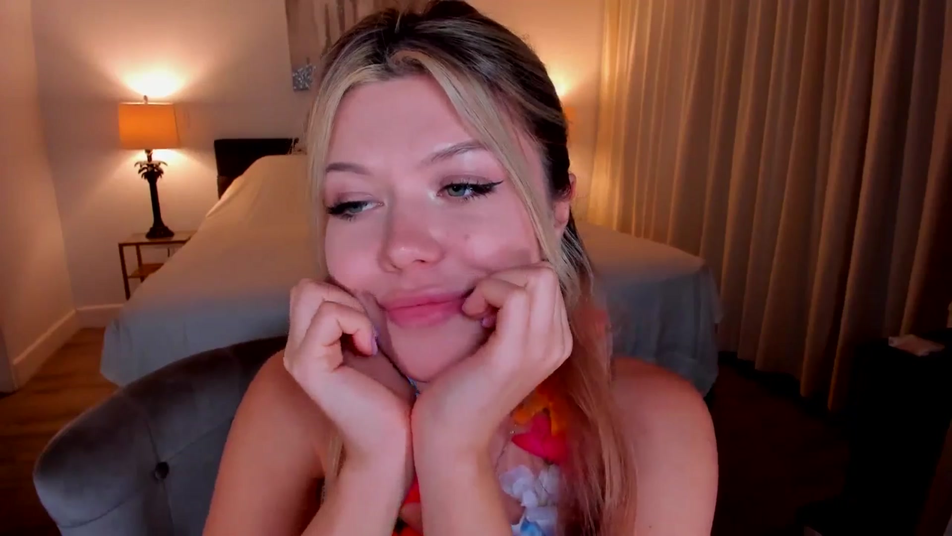 Gallery image thumbnail from Just_Vi's myfreecams stream on, 09/21/2025, 07:30 image 18 of 20