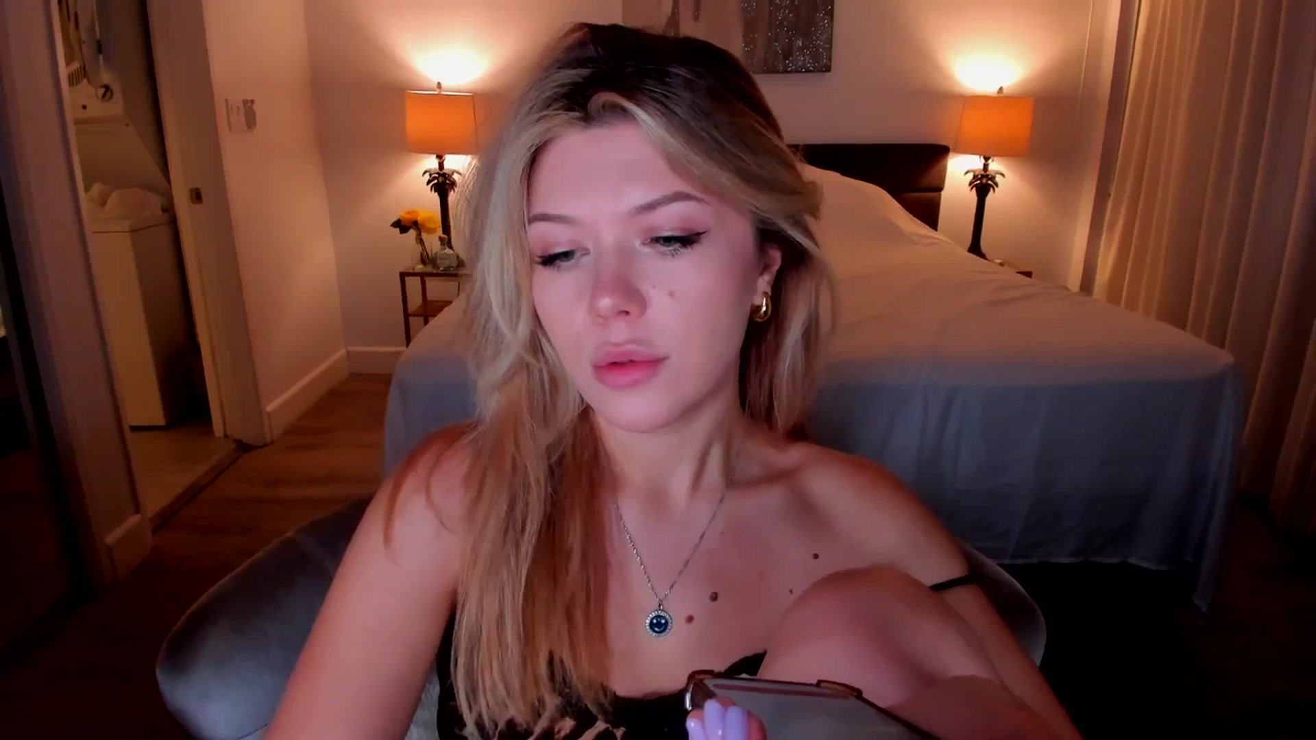 Gallery image thumbnail from Just_Vi's myfreecams stream on, 09/23/2025, 06:01 image 9 of 20
