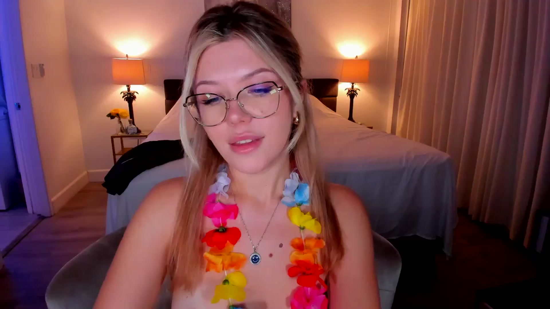 Gallery image thumbnail from Just_Vi's myfreecams stream on, 09/23/2025, 08:21 image 17 of 20