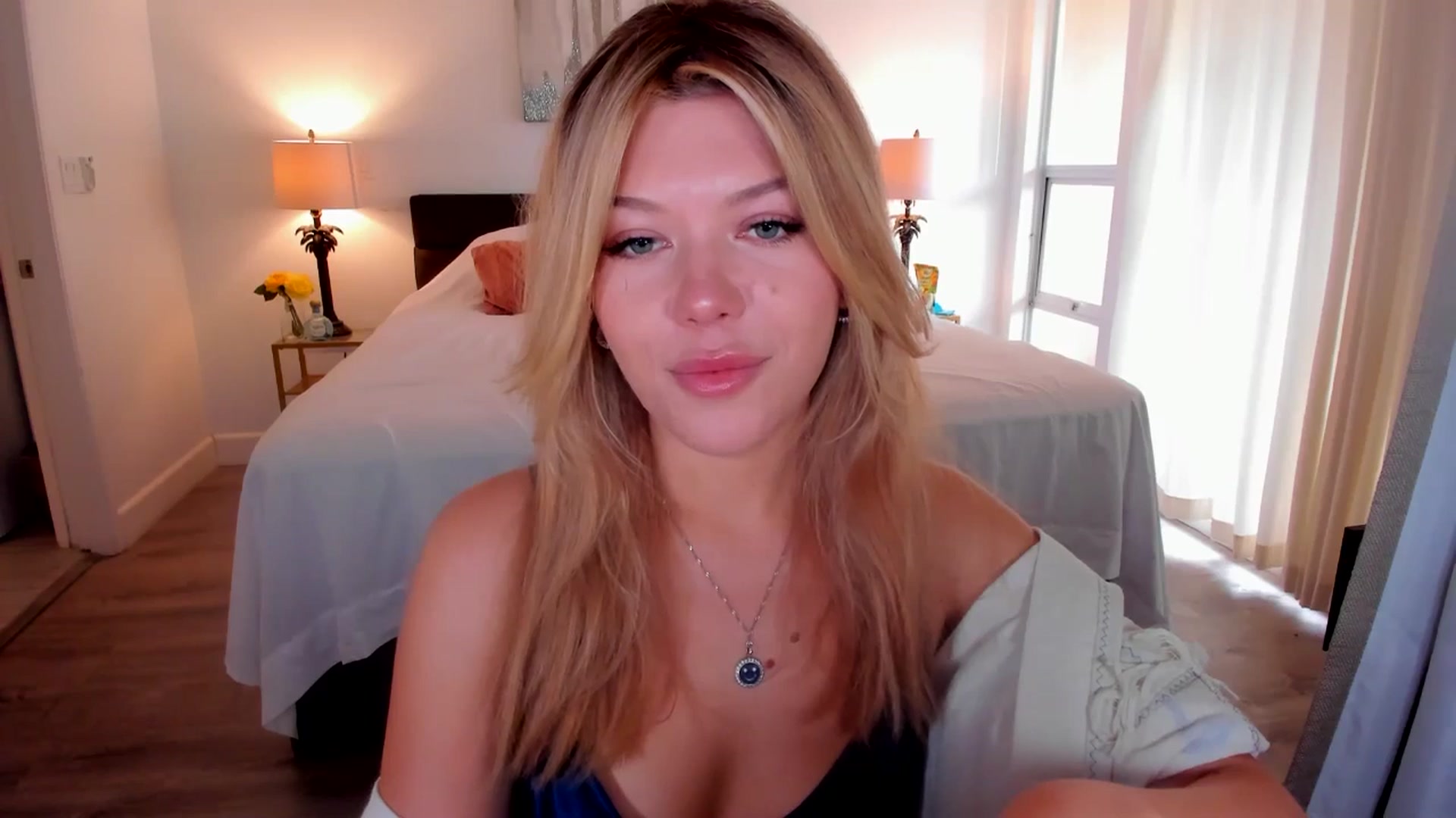 Gallery image thumbnail from Just_Vi's myfreecams stream on, 09/27/2025, 04:11 image 2 of 20