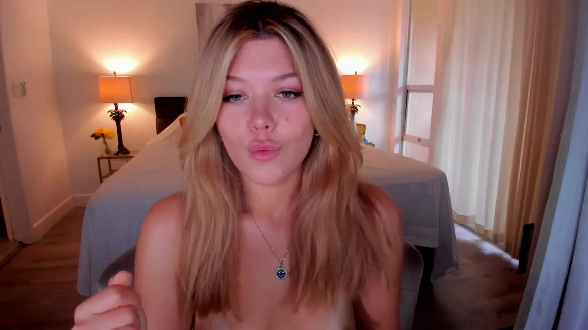 Gallery image thumbnail from Just_Vi's myfreecams stream on, 09/27/2025, 04:11 image 15 of 20