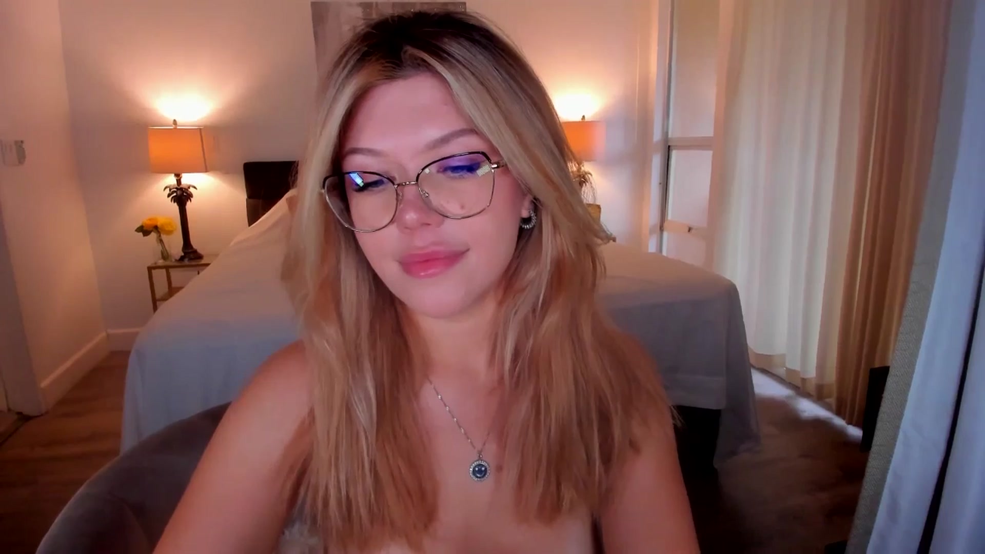 Gallery image thumbnail from Just_Vi's myfreecams stream on, 09/27/2025, 04:11 image 18 of 20