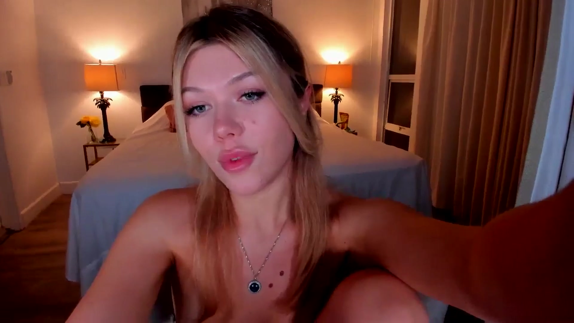 Gallery image thumbnail from Just_Vi's myfreecams stream on, 09/27/2025, 07:48 image 19 of 20