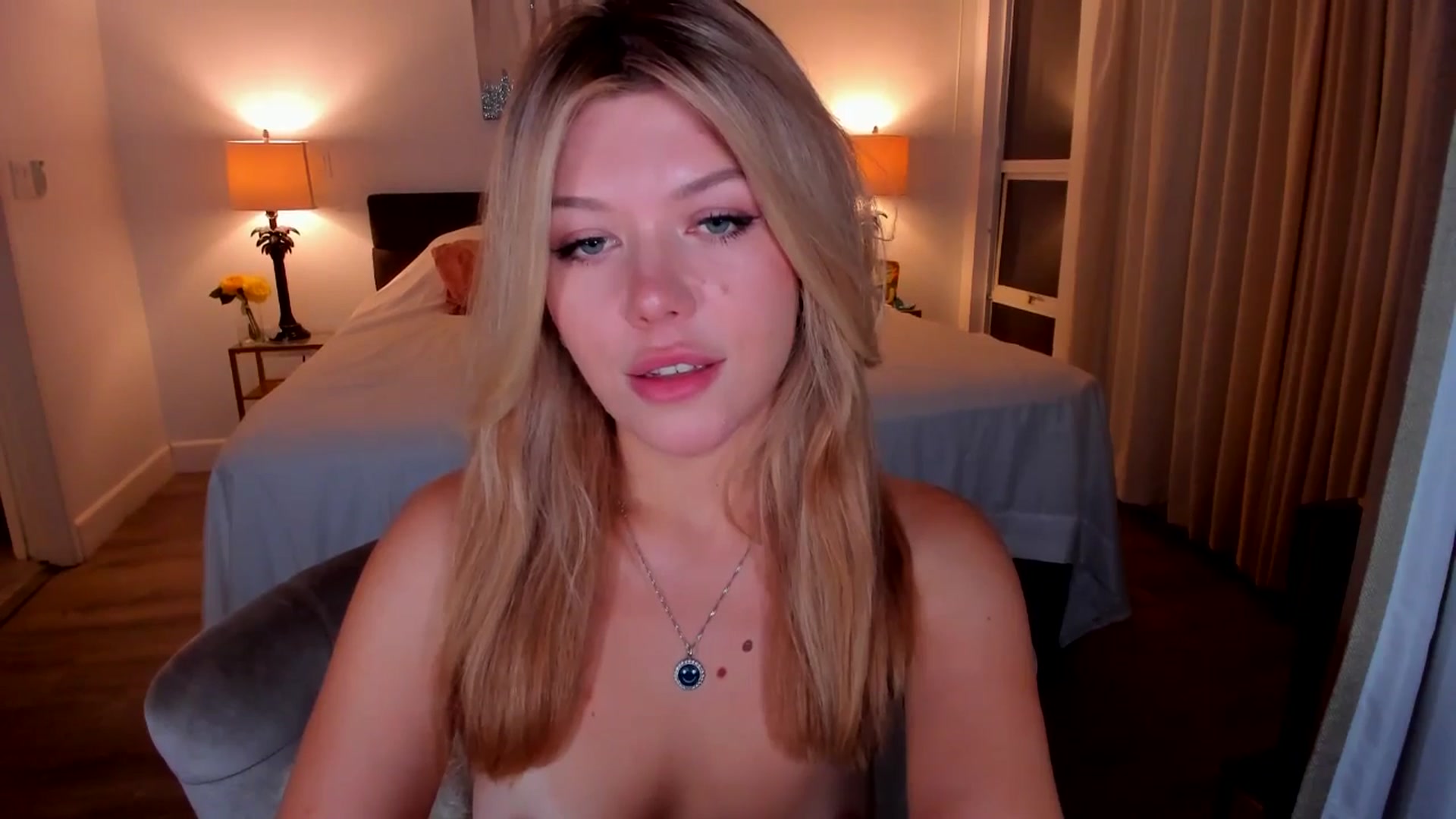 Gallery image thumbnail from Just_Vi's myfreecams stream on, 09/27/2025, 07:48 image 12 of 20