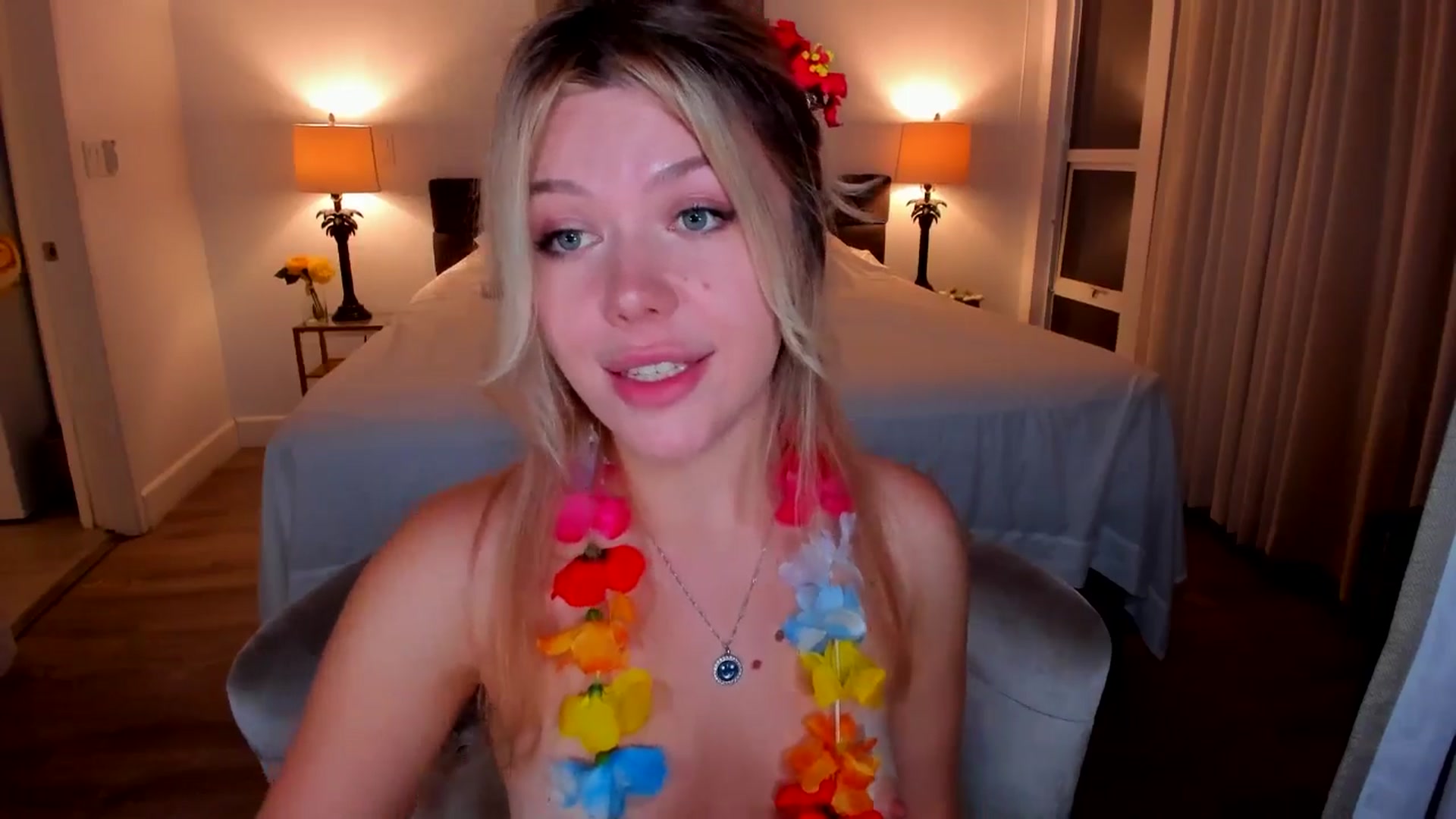 Gallery image thumbnail from Just_Vi's myfreecams stream on, 09/28/2025, 06:03 image 17 of 20