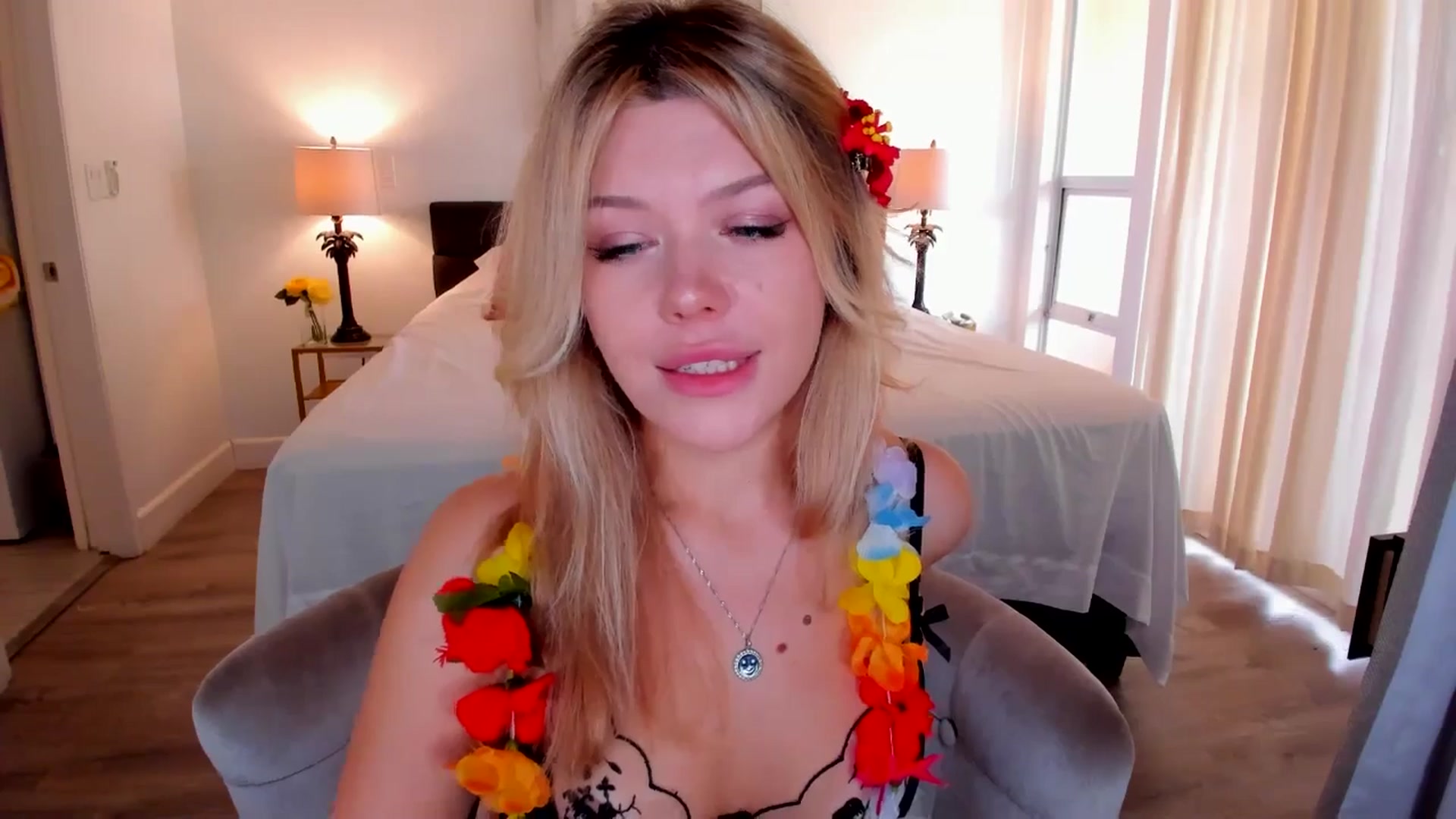 Gallery image thumbnail from Just_Vi's myfreecams stream on, 09/28/2025, 06:03 image 5 of 20