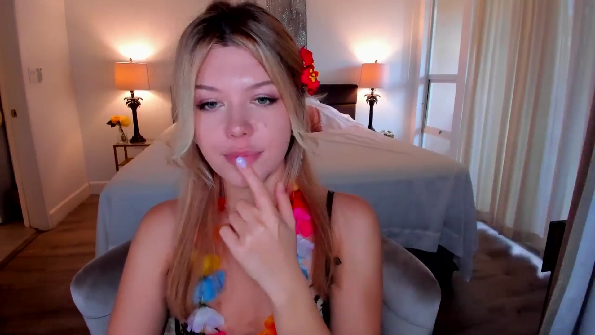Gallery image thumbnail from Just_Vi's myfreecams stream on, 09/28/2025, 06:03 image 11 of 20
