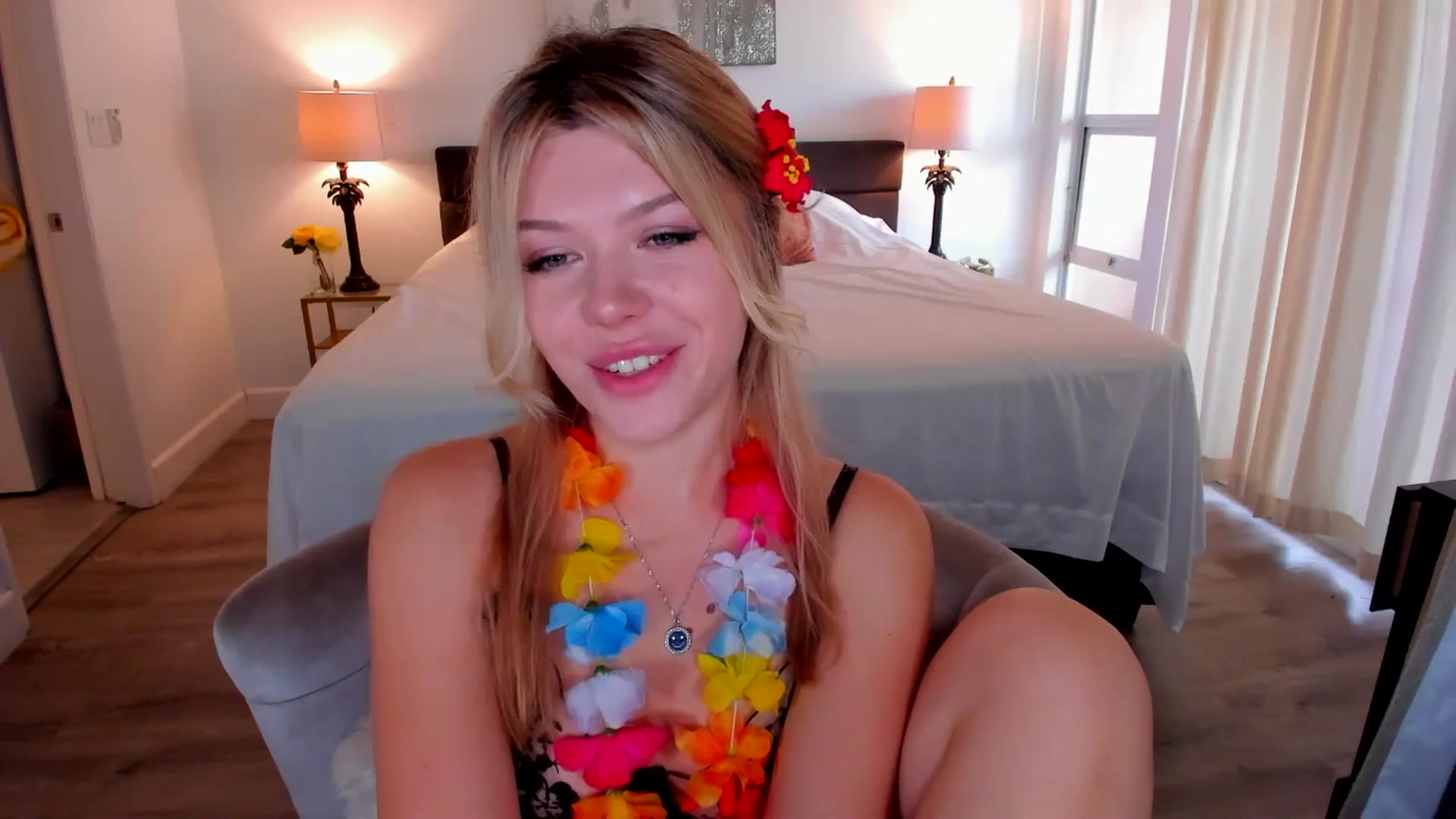 Gallery image thumbnail from Just_Vi's myfreecams stream on, 09/28/2025, 06:03 image 8 of 20