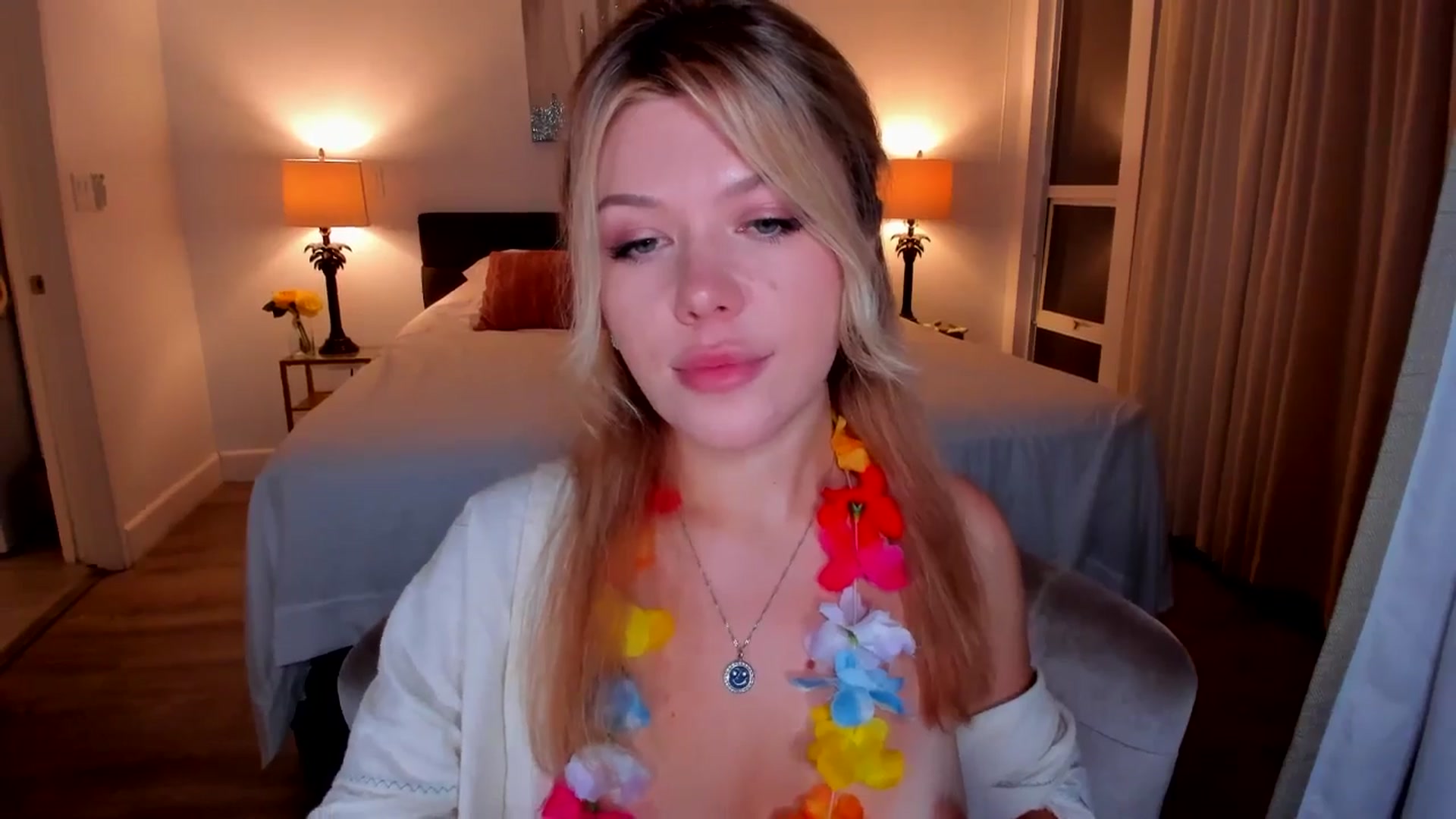 Gallery image thumbnail from Just_Vi's myfreecams stream on, 09/28/2025, 07:21 image 2 of 20