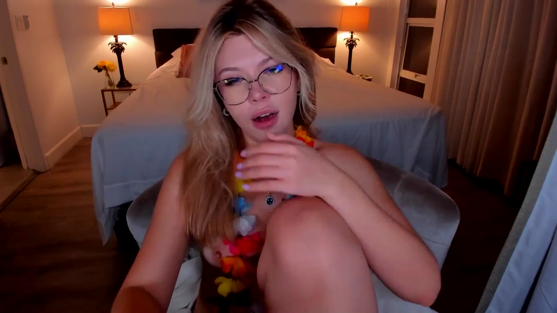 Gallery image thumbnail from Just_Vi's myfreecams stream on, 09/28/2025, 07:21 image 3 of 20