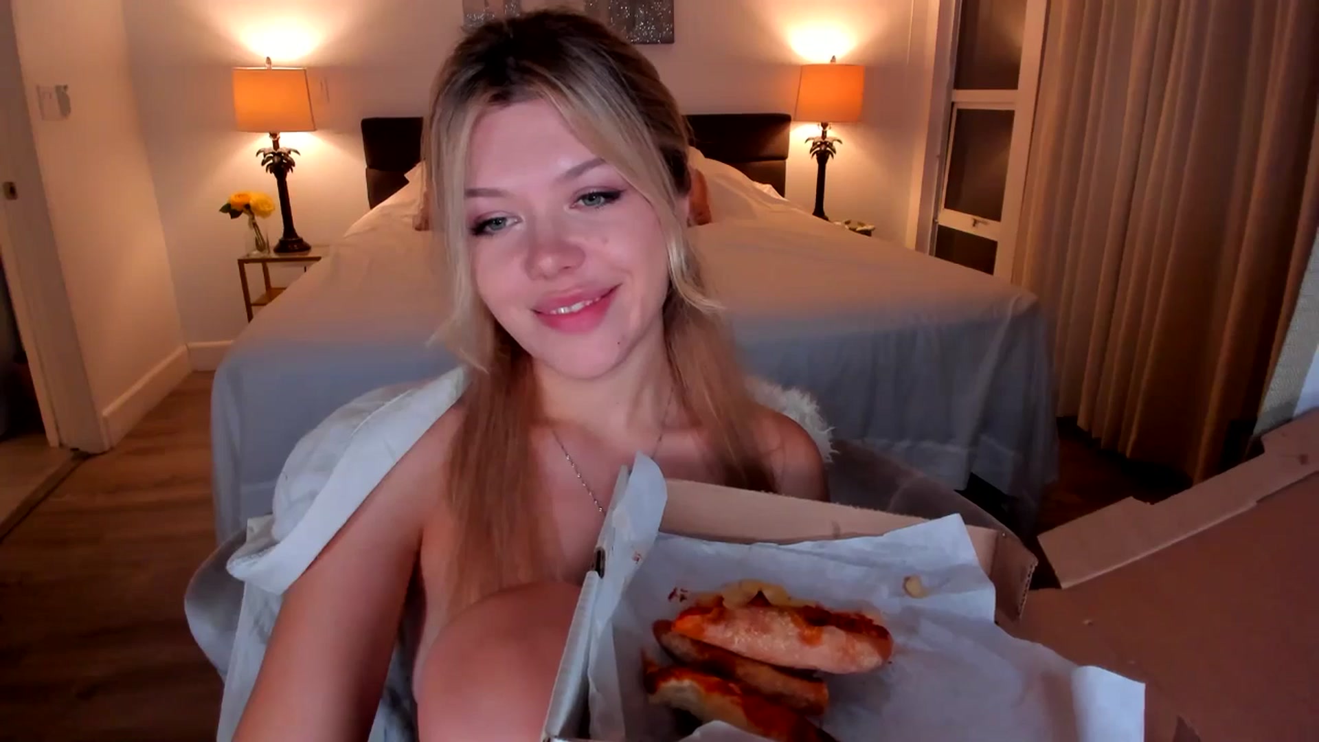 Gallery image thumbnail from Just_Vi's myfreecams stream on, 09/28/2025, 08:18 image 10 of 20