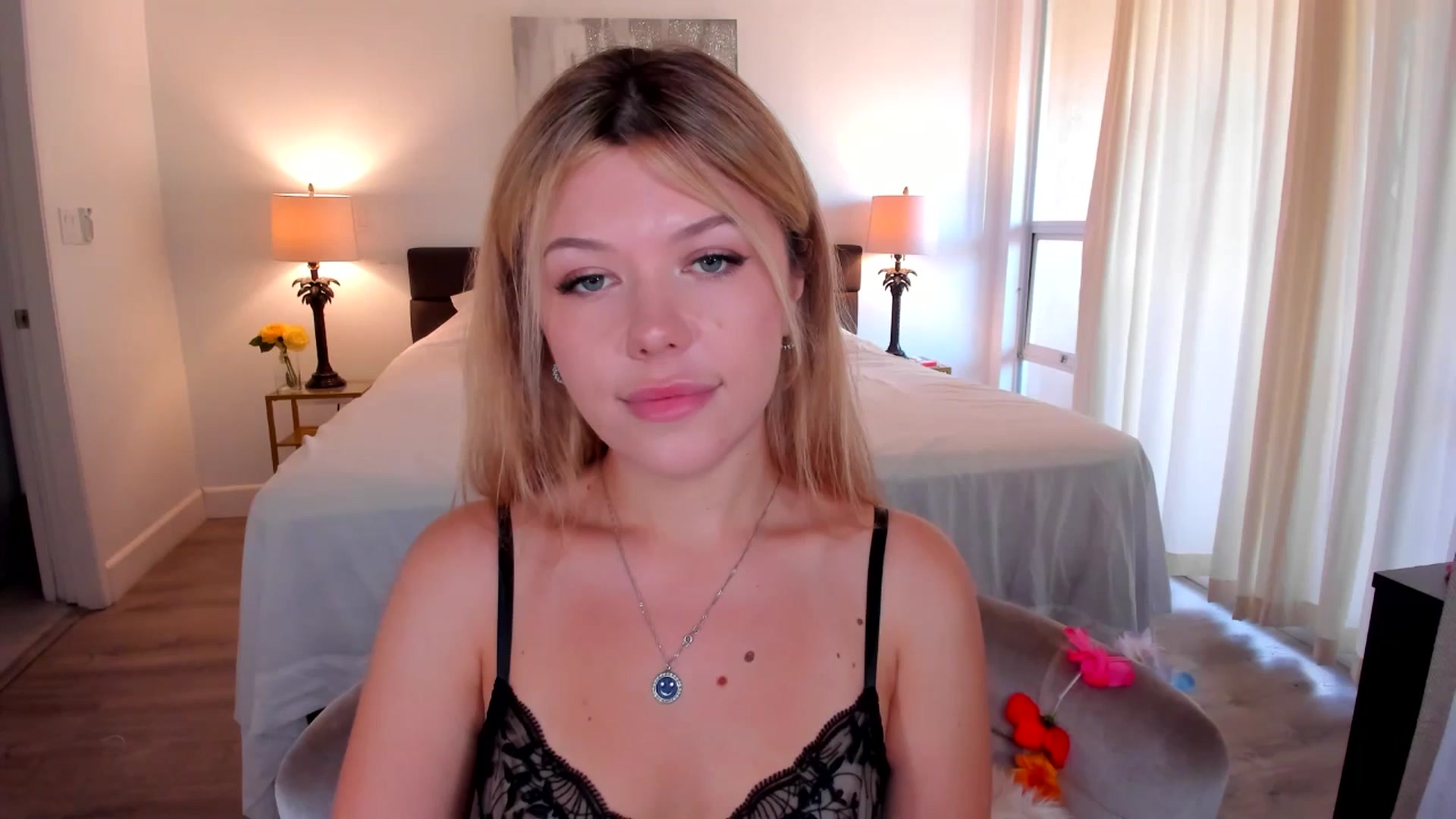 Gallery image thumbnail from Just_Vi's myfreecams stream on, 09/30/2025, 07:17 image 2 of 20