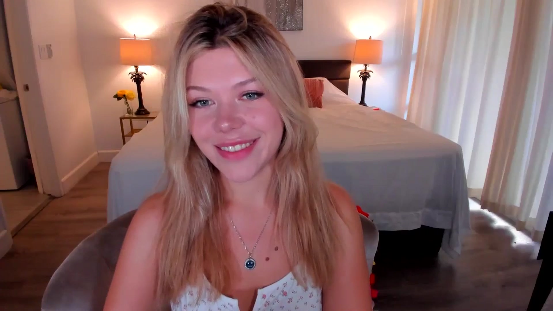 Gallery image thumbnail from Just_Vi's myfreecams stream on, 10/02/2025, 06:13 image 2 of 20