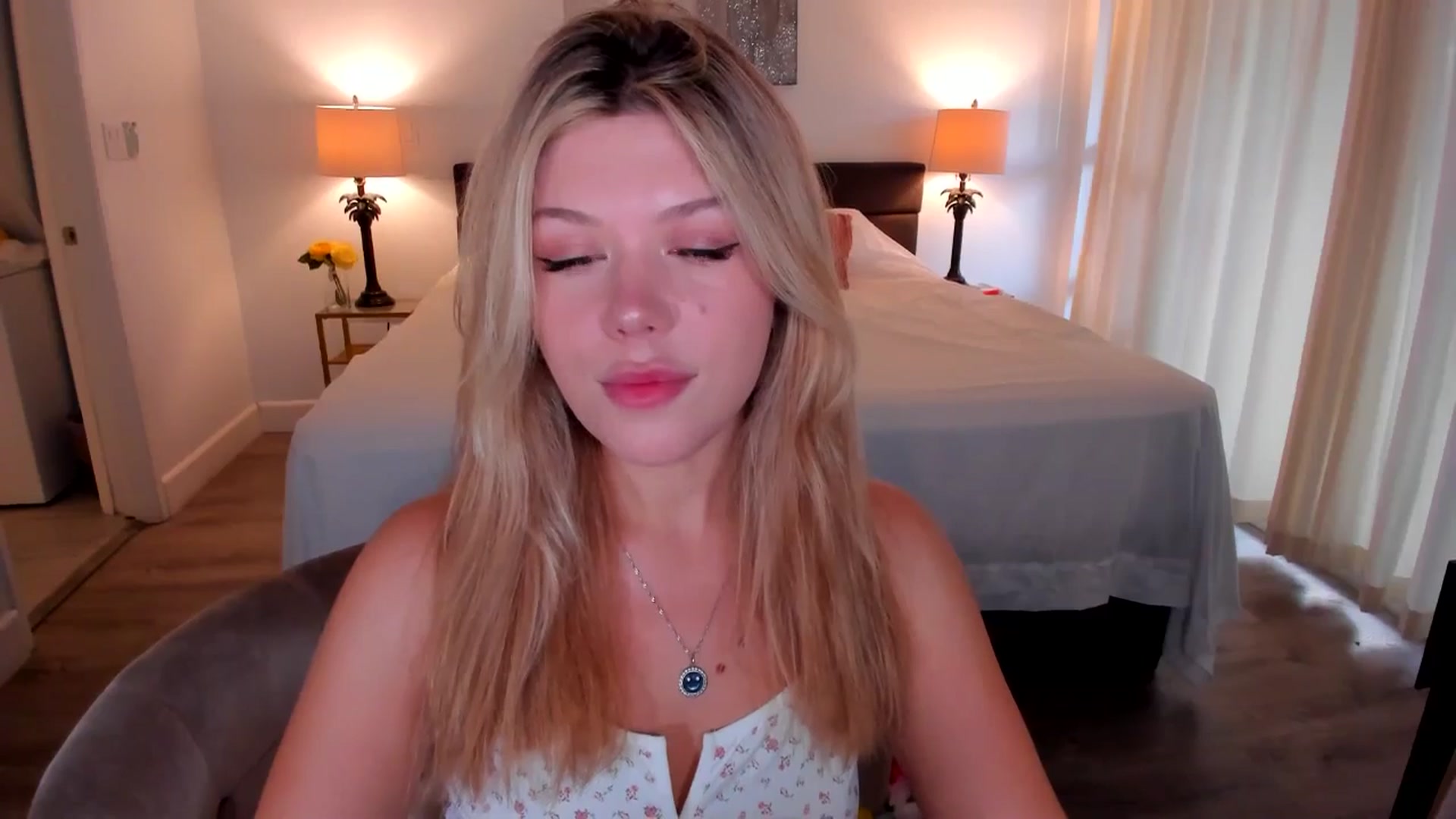 Gallery image thumbnail from Just_Vi's myfreecams stream on, 10/02/2025, 06:13 image 3 of 20