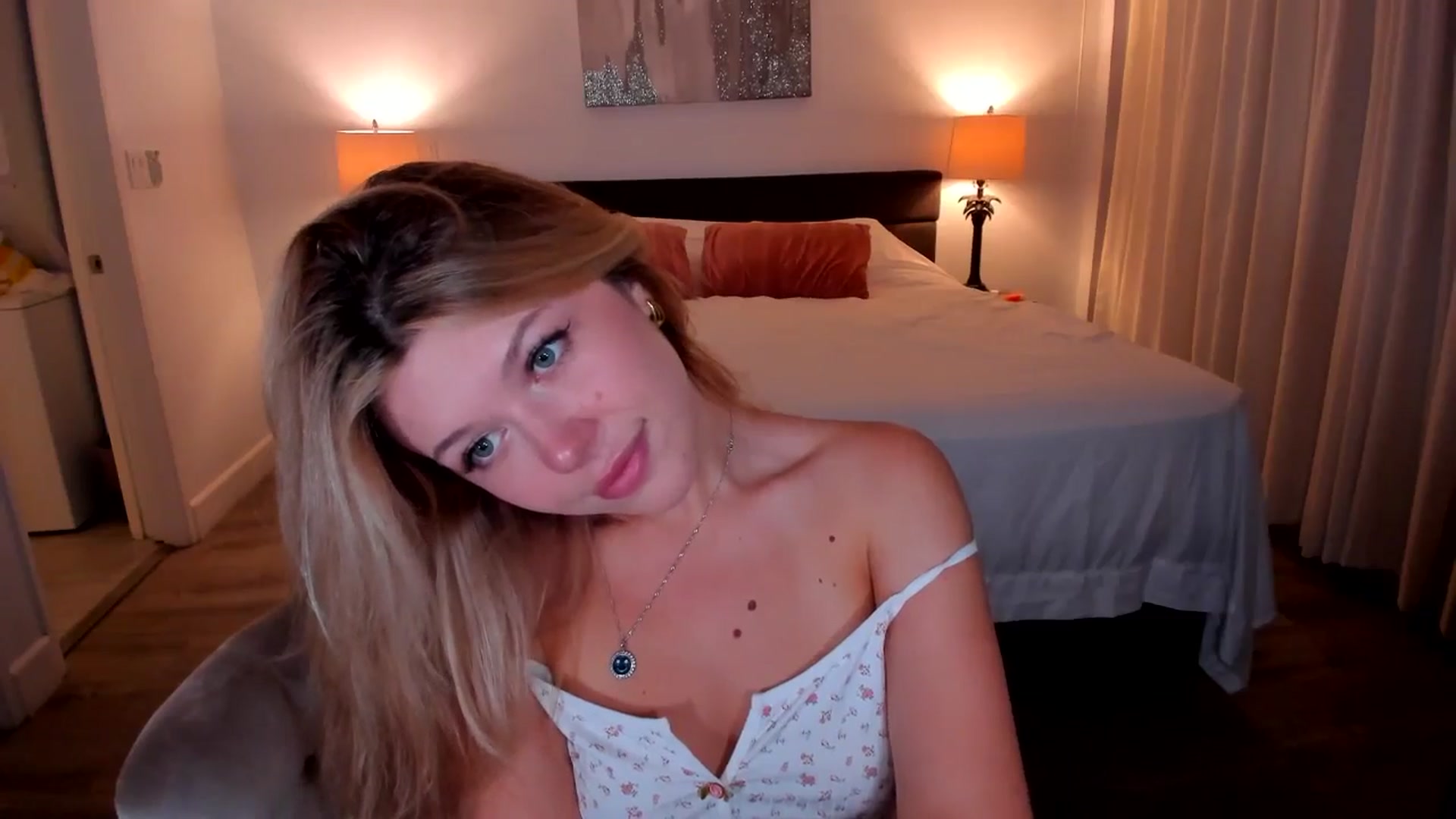 Gallery image thumbnail from Just_Vi's myfreecams stream on, 10/02/2025, 06:13 image 19 of 20