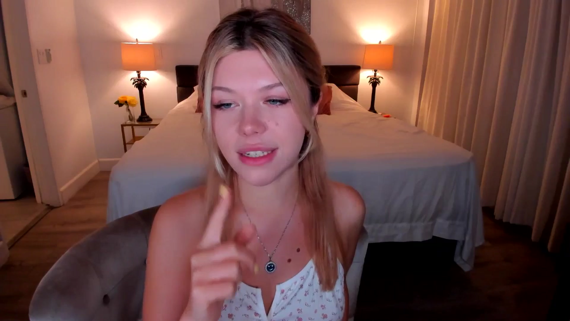 Gallery image thumbnail from Just_Vi's myfreecams stream on, 10/02/2025, 08:34 image 11 of 20