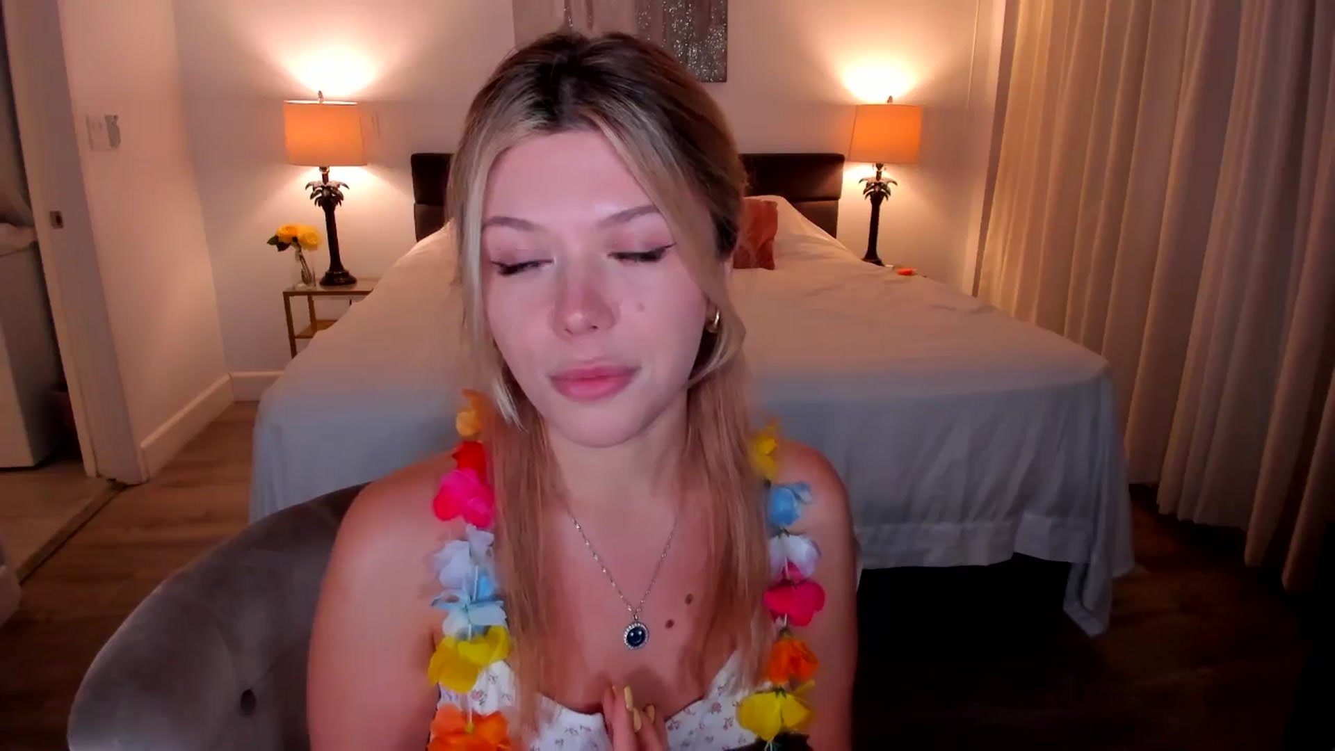 Gallery image thumbnail from Just_Vi's myfreecams stream on, 10/02/2025, 08:34 image 8 of 20