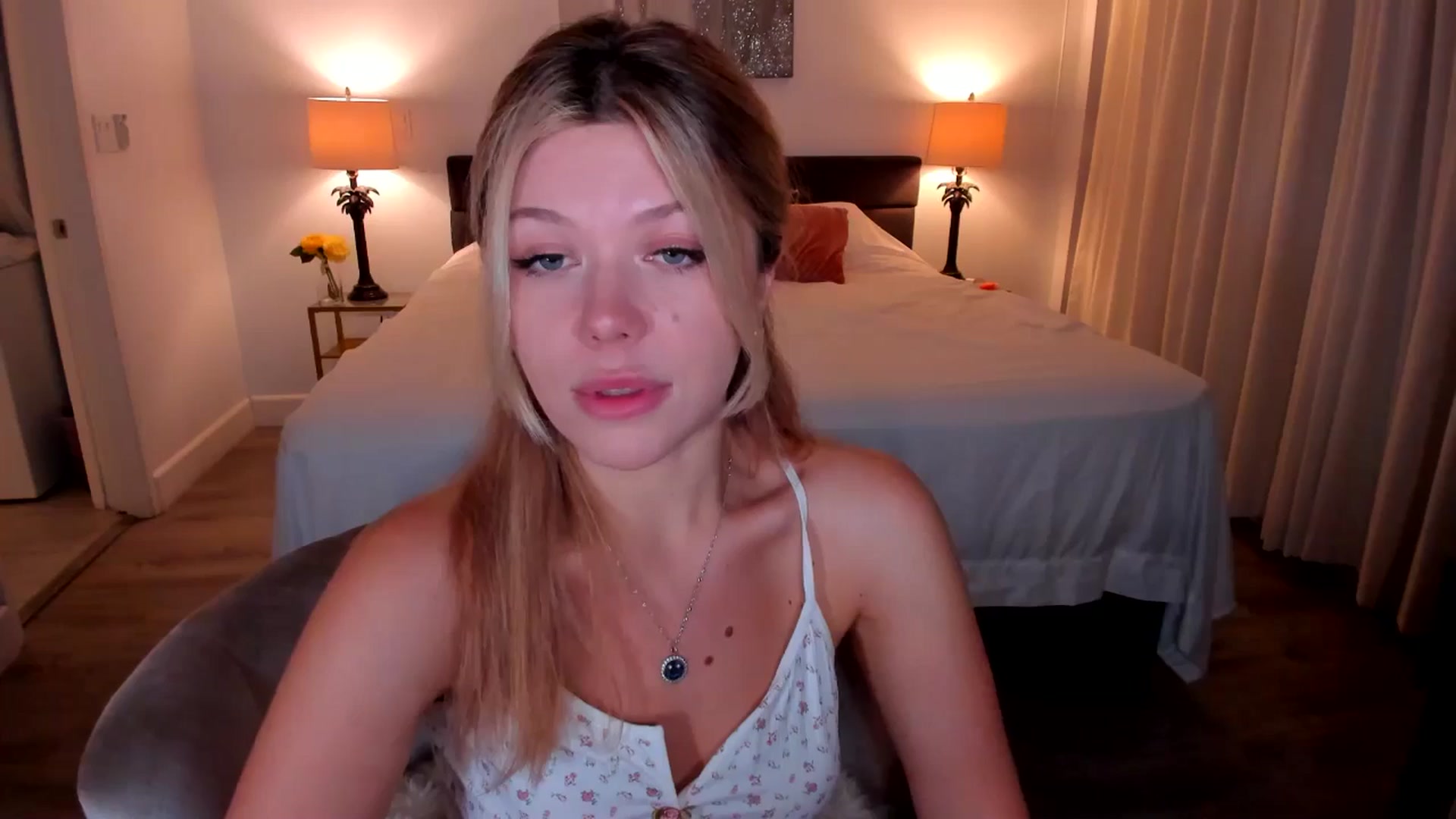 Gallery image thumbnail from Just_Vi's myfreecams stream on, 10/02/2025, 08:34 image 18 of 20