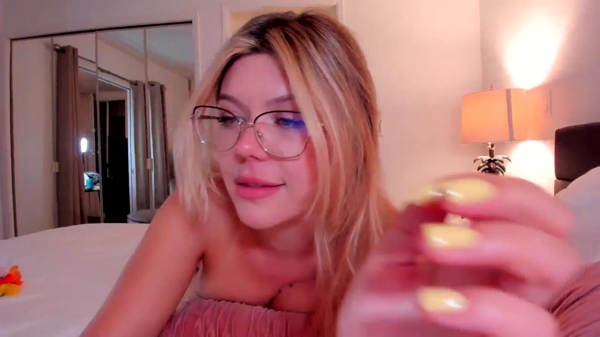 Gallery image thumbnail from Just_Vi's myfreecams stream on, 10/04/2025, 08:40 image 10 of 20