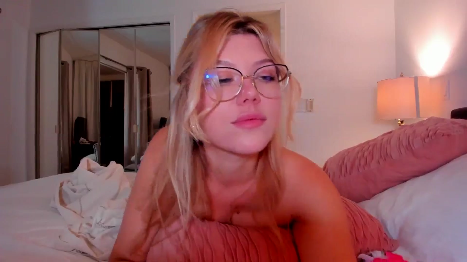 Gallery image thumbnail from Just_Vi's myfreecams stream on, 10/05/2025, 08:26 image 13 of 20