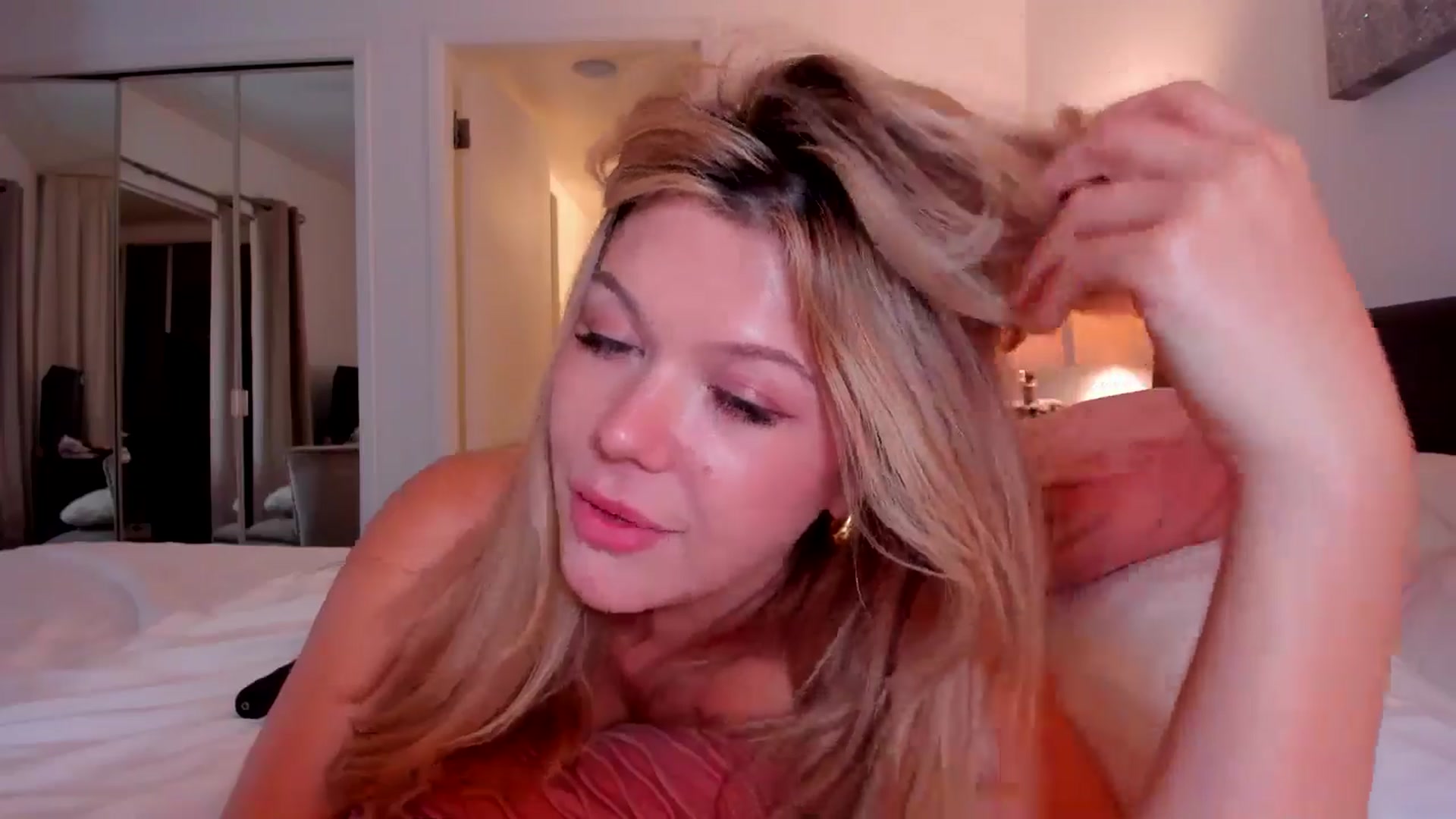 Gallery image thumbnail from Just_Vi's myfreecams stream on, 10/05/2025, 08:26 image 16 of 20