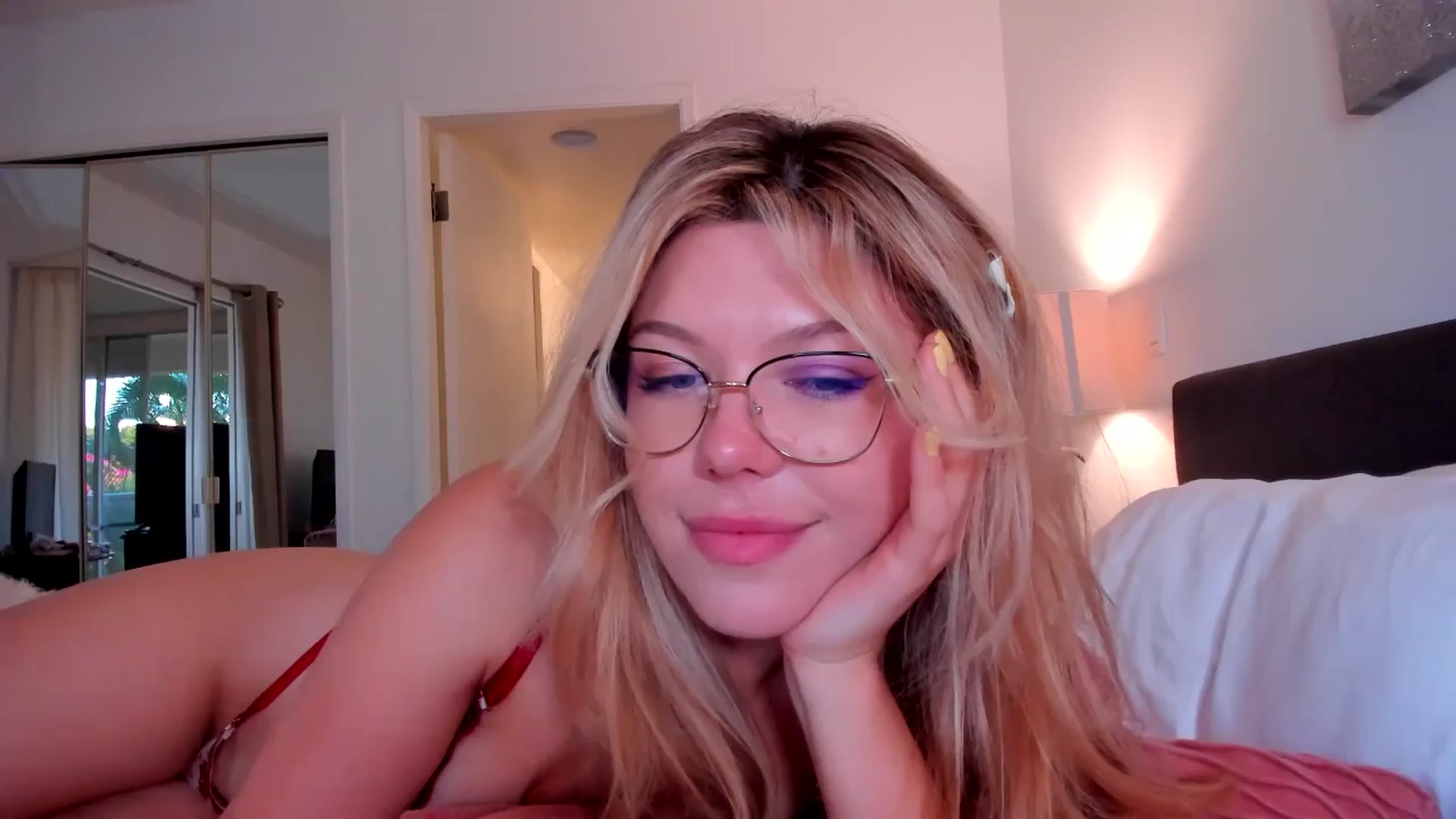 Gallery image thumbnail from Just_Vi's myfreecams stream on, 10/05/2025, 08:26 image 3 of 20