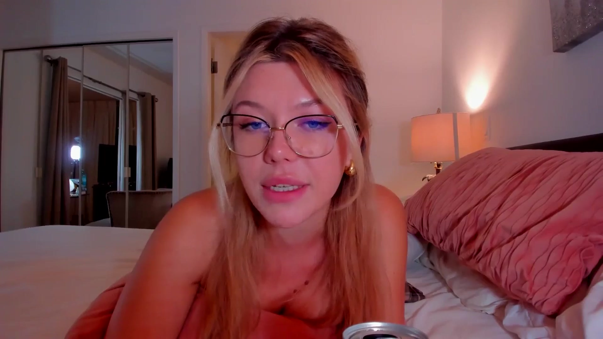 Gallery image thumbnail from Just_Vi's myfreecams stream on, 10/07/2025, 07:14 image 10 of 20