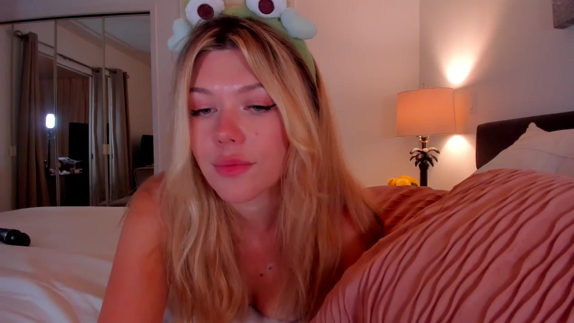 Gallery image thumbnail from Just_Vi's myfreecams stream on, 10/11/2025, 06:35 image 13 of 20